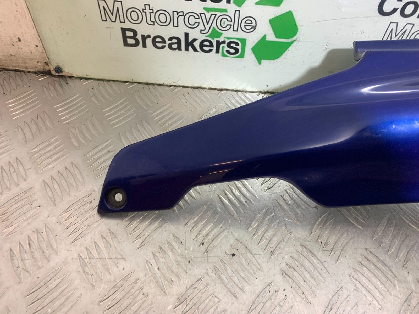 KAWASAKI ZZR1100 D LEFT SEAT PANEL  YEAR 1993-2001 (CMB1289)