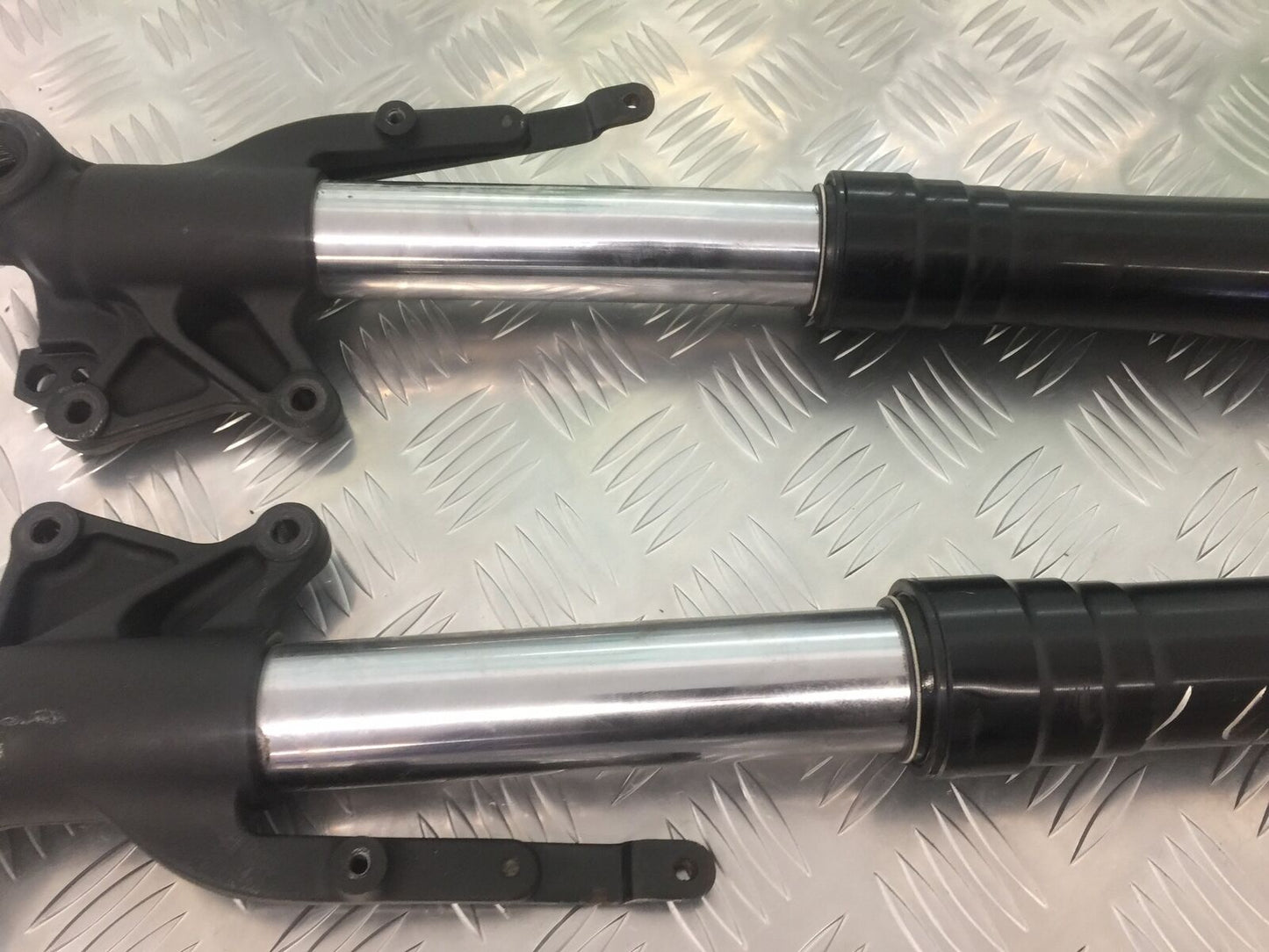 TRIUMPH TIGER 800 XRT FORKS (BENT) YEAR 2015-2017  (STOCK 920)