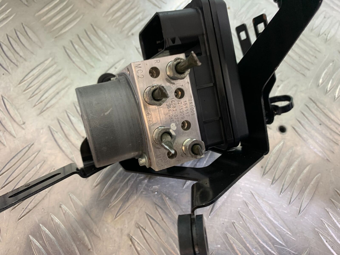 KAWASAKI ZX10R ZX 10R ABS PUMP YEAR 2016-2020 (CMB1015)