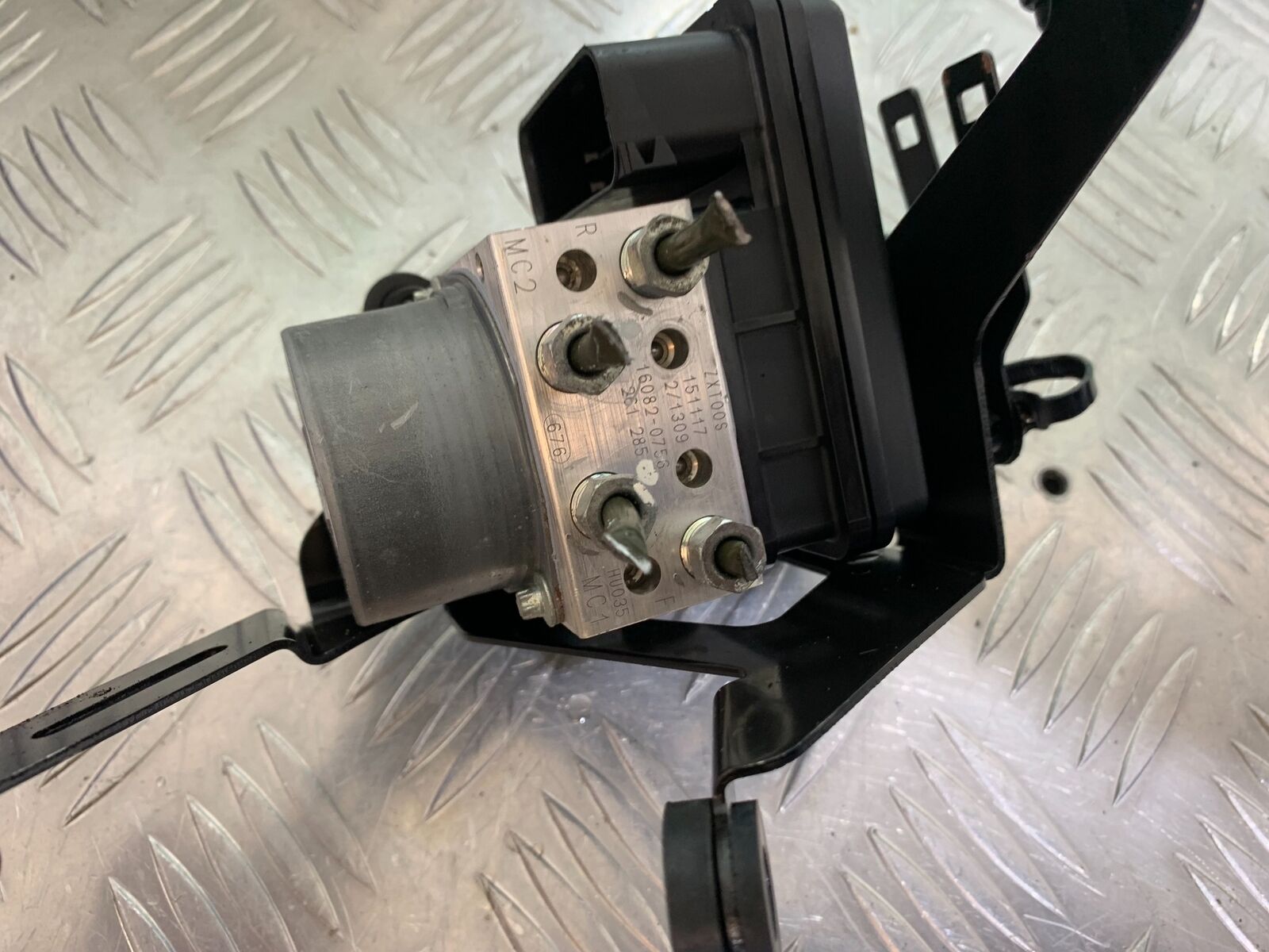 KAWASAKI ZX10R ZX 10R ABS PUMP YEAR 2016-2020 (CMB1015)