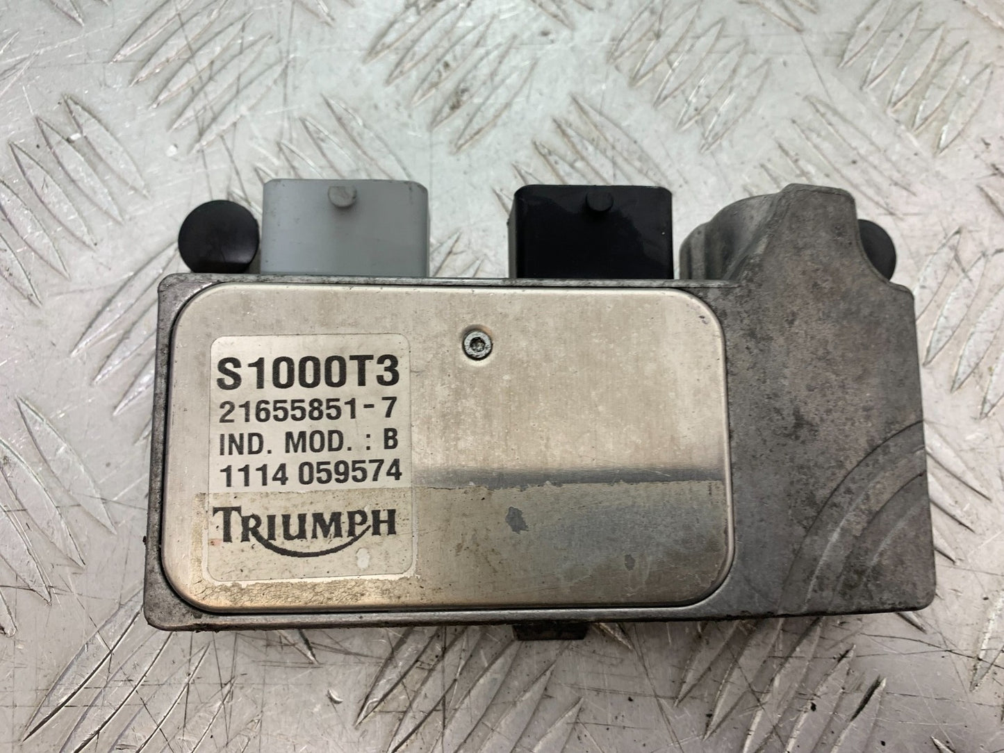 TRIUMPH 955i DAYTONA ECU YEAR 2002-2006 (CMB1229)