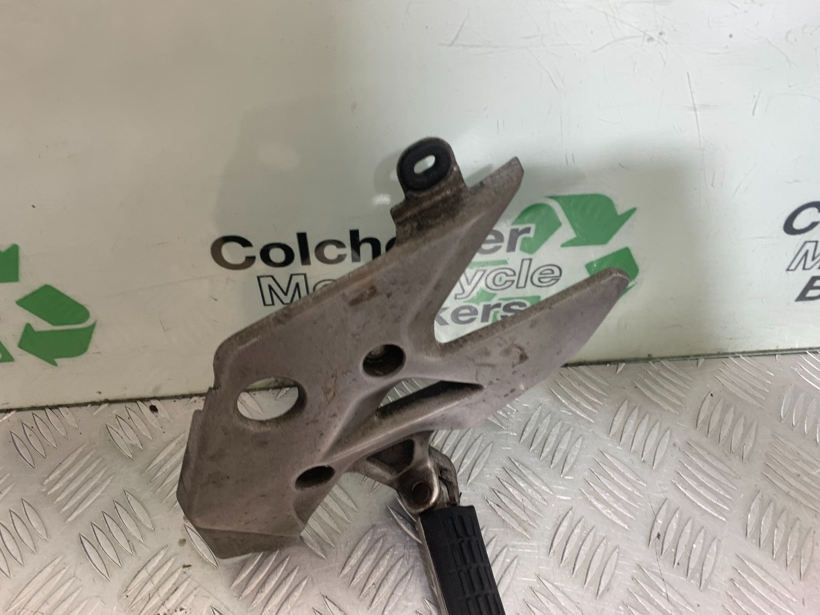 HONDA CB500 F CB500F FRONT LEFT HANGER  YEAR 2013-2015  (CMB1235)