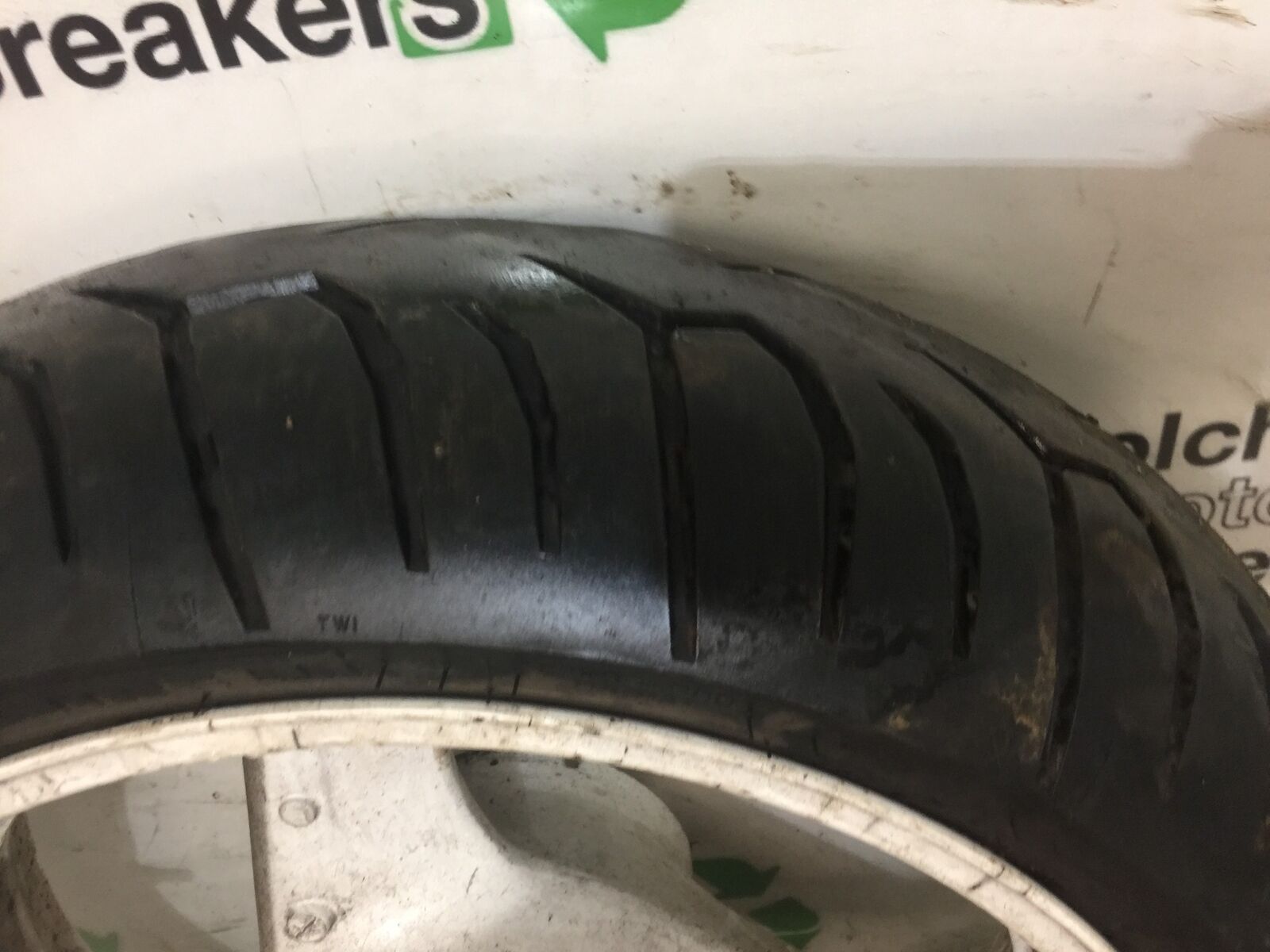 HONDA VTR1000 VTR 1000 FIRESTORM REAR WHEEL YEAR 2002 (STOCK 794)