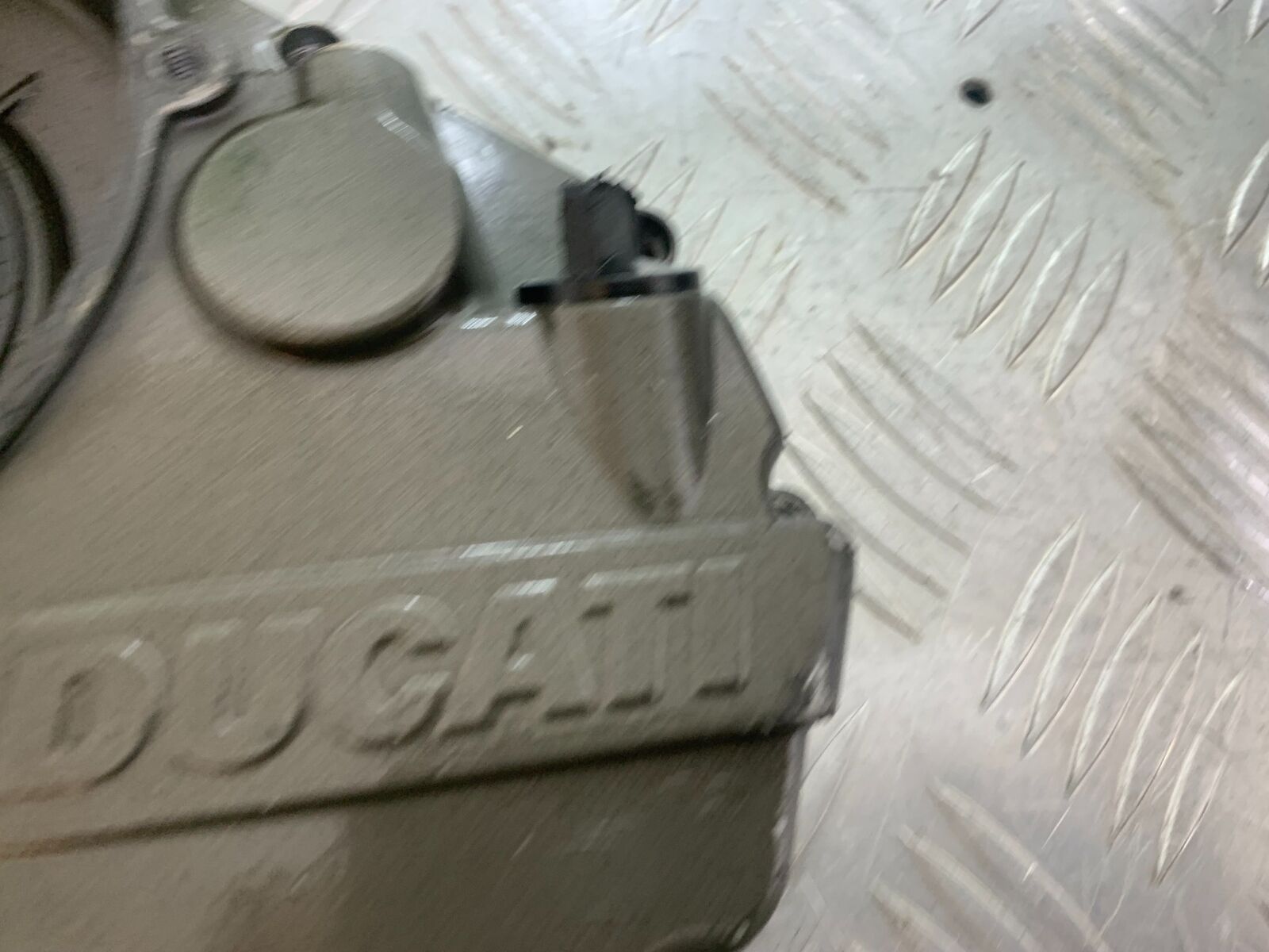 DUCATI 748 CLUTCH COVER   YEAR 1999 2003
