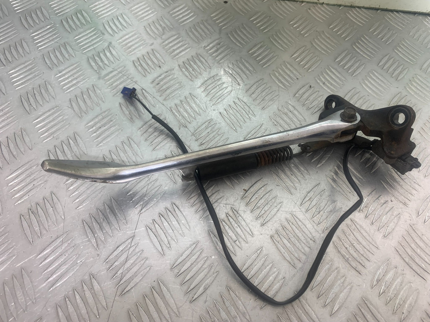 YAMAHA XV535 XV 535 VIRAGO SIDE STAND YEAR 1994-02 (CMB1139)