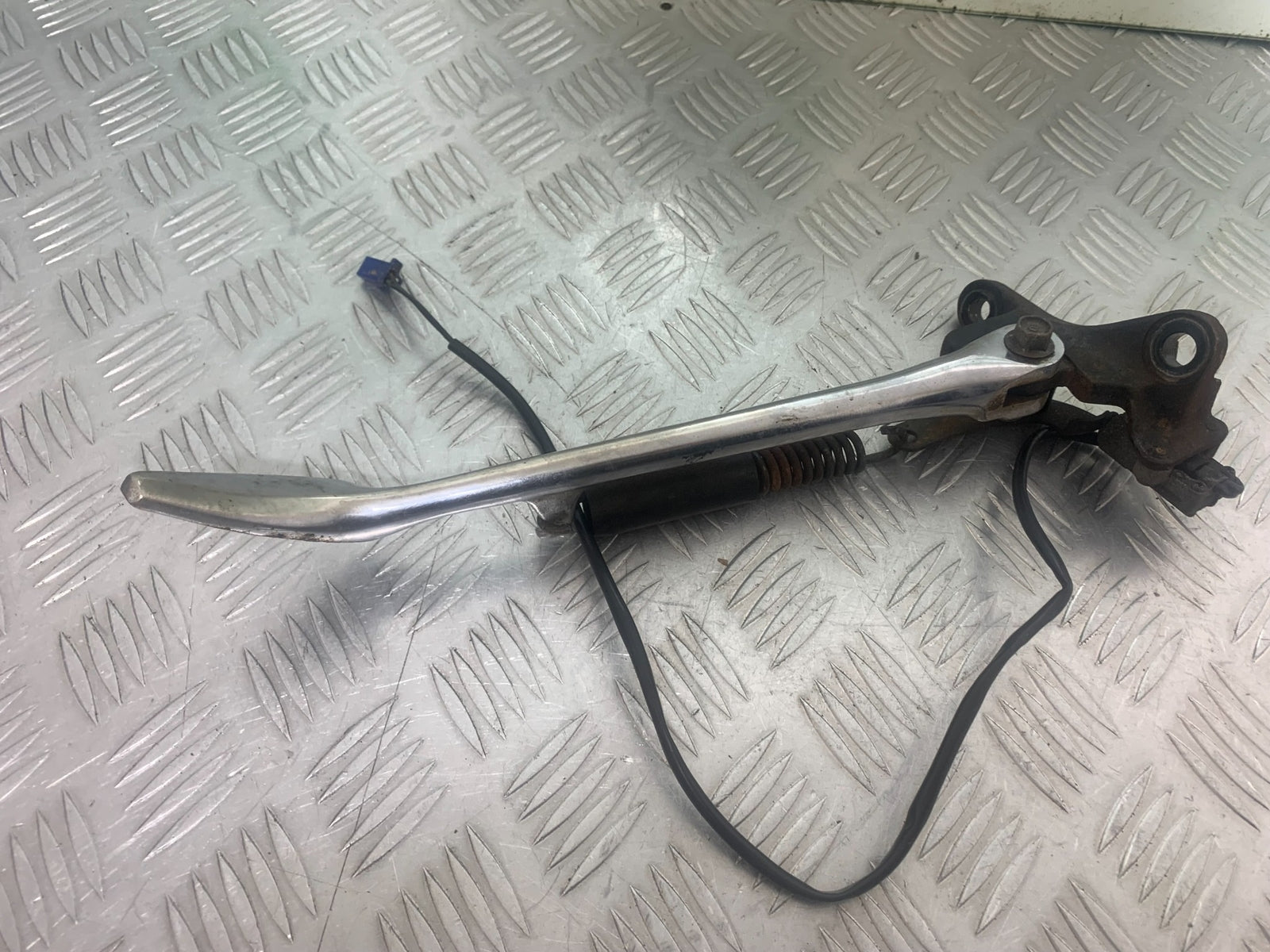 YAMAHA XV535 XV 535 VIRAGO SIDE STAND YEAR 1994-02 (CMB1139)