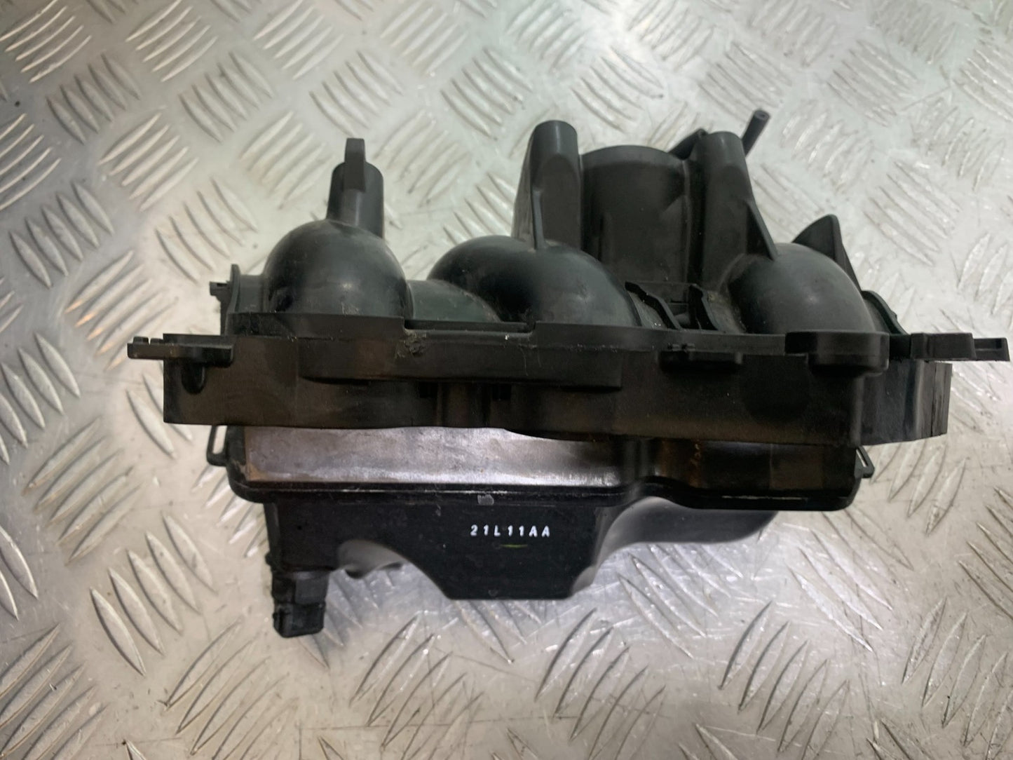 TRIUMPH TRIDENT 660 INTAKE MANIFOLD  YEAR 2021-2024 (CMB1295)