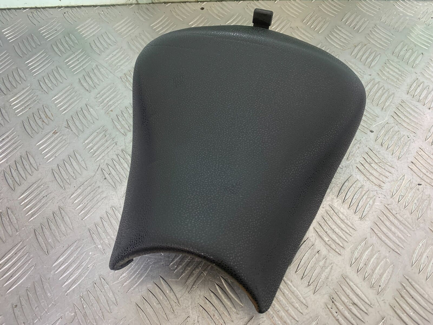 KAWASAKI Z650 ER650 KNFAN FRONT SEAT  YEAR 2022-2024 (CMB1112)