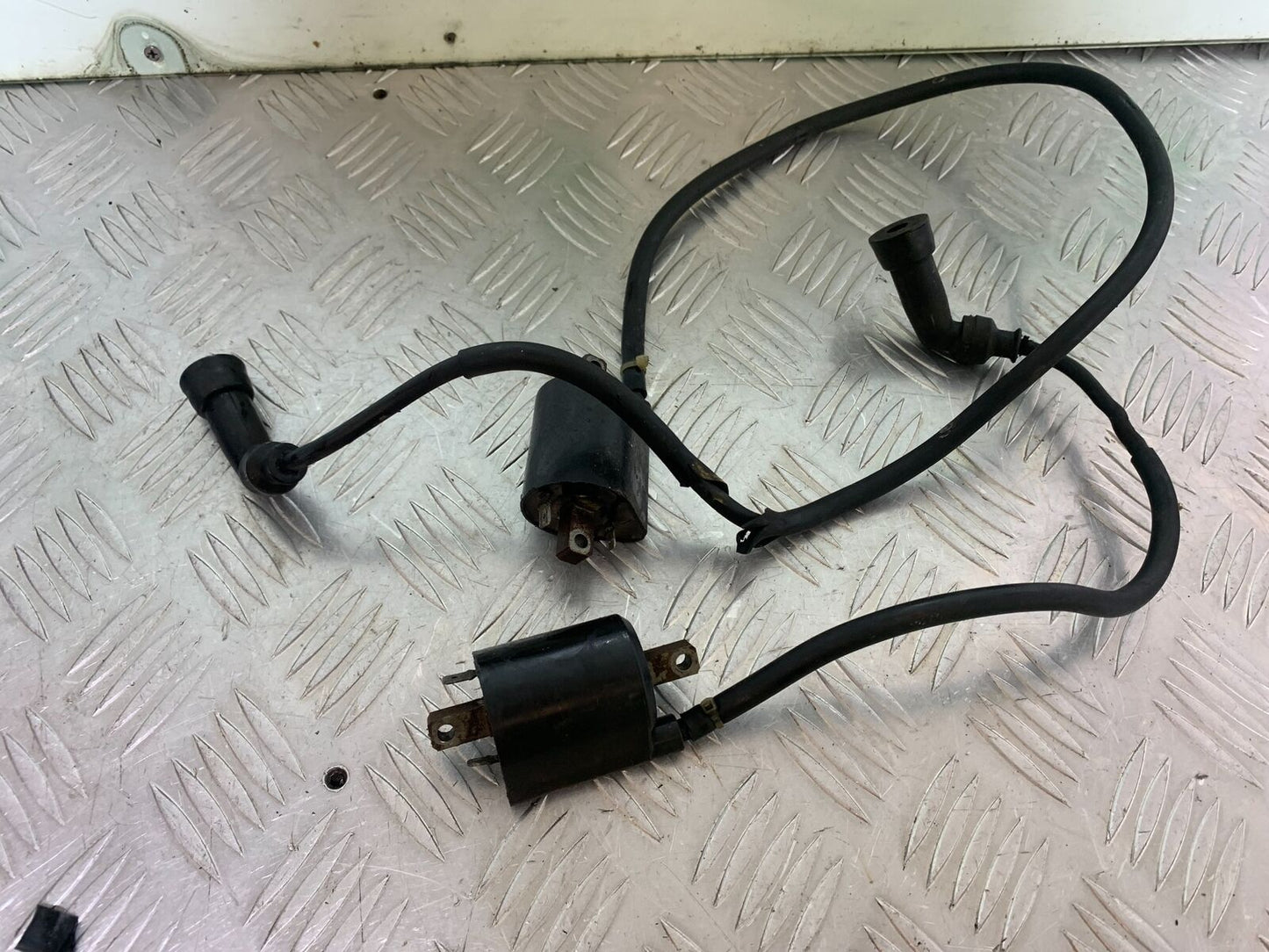 SUZUKI VS1400 VS 1400 INTRUDER COILS AND CAPS   YEAR 1988 (CMB1077)