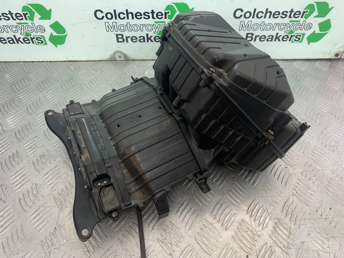 HONDA CBR1000 rr FIREBLADE AIRBOX  YEAR 2006 (CMB1220)