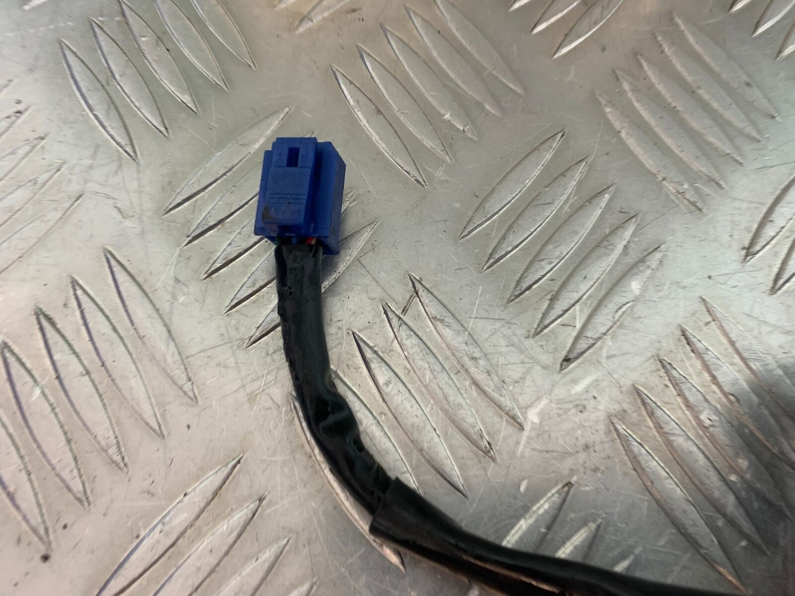 YAMAHA XJ6 XJ6-S RIGHT SWITCH GEAR  YEAR 2009-2015  (CMB1070)