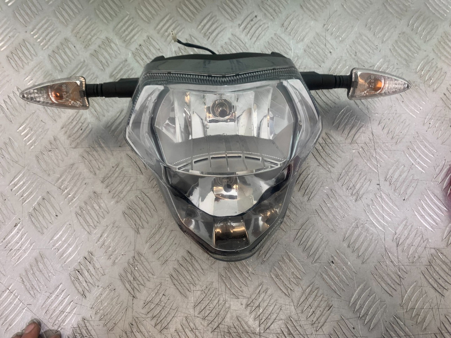 APRILIA SL750 SL 750 SHIVER HEADLIGHT AND INDICATORS  YEAR 2008-2016 (CMB1242)