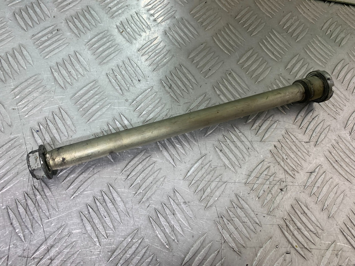 SUZUKI DL1000 V-STROM SWINGARM SPINDLE YEAR 2014-2019 (CMB1325)