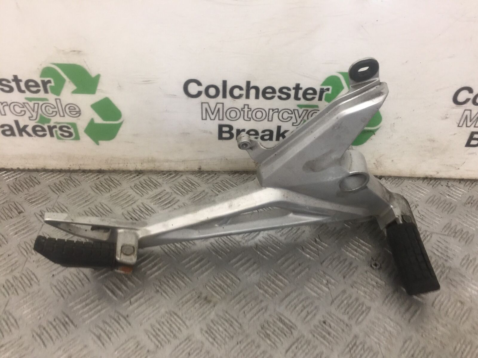 HONDA CB125 F CB 125 F RIGHT HANGER  YEAR 2015-2020 (STOCK 866)