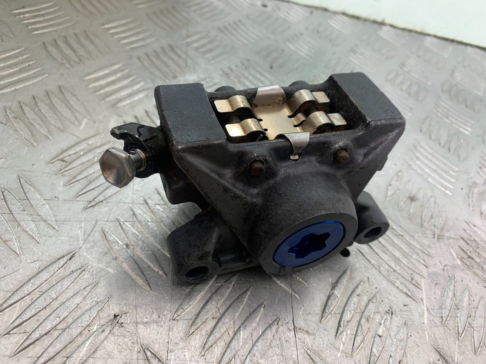 YAMAHA FZS1000 FAZER REAR BRAKE CALIPER YEAR 2001-05 (CMB1275)