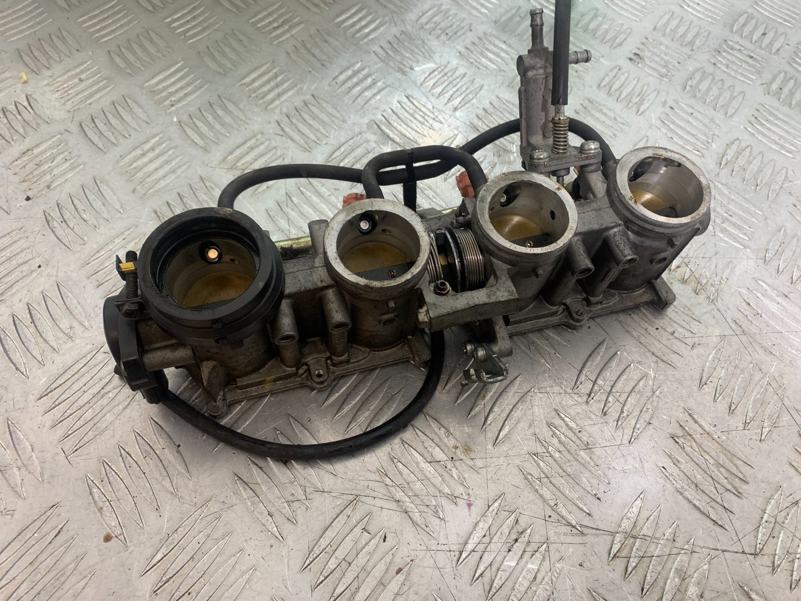 HONDA CBR600 CBR 600 RR THROTTLE BODIES   YEAR 2003-2004 CMB1173)