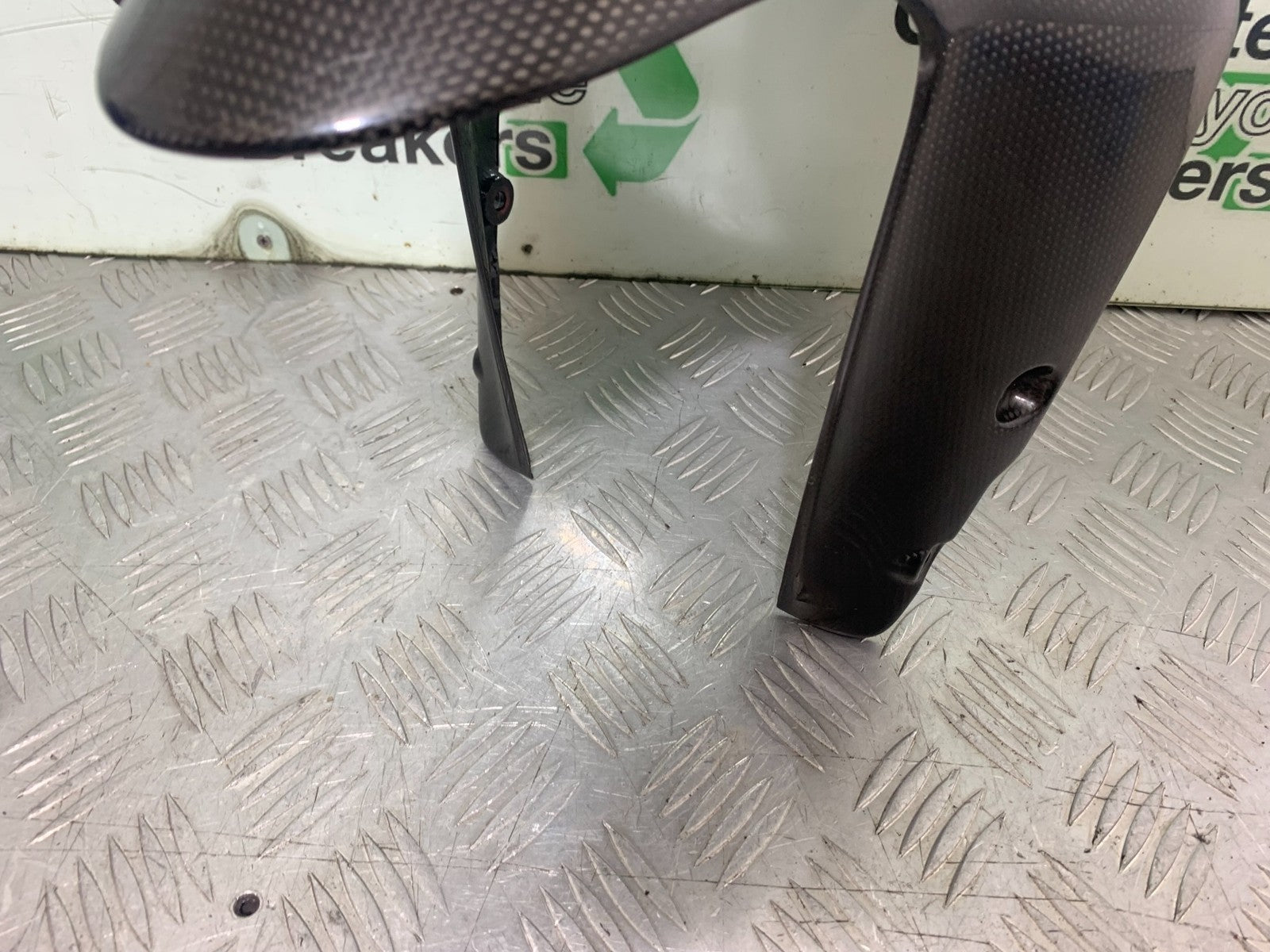 DUCATI 1198 S CARBON FRONT MUDGUARD   YEAR 2009-2011 (CMB1219)