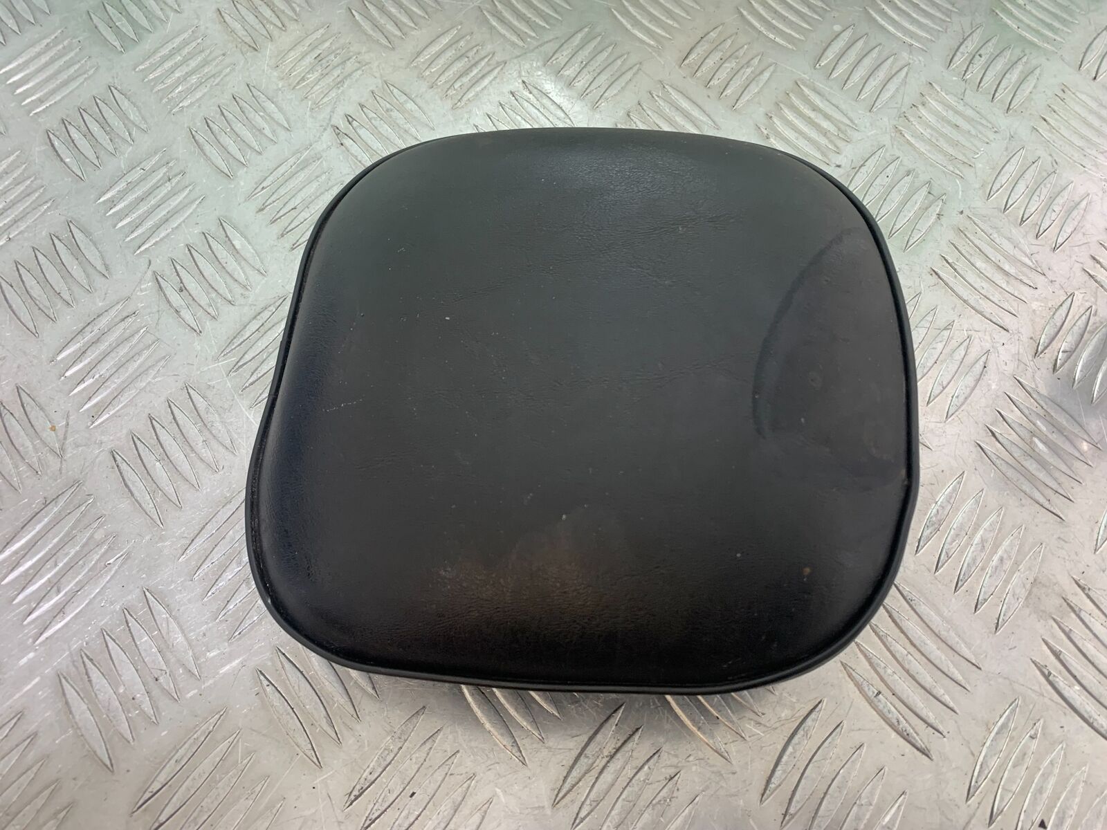 HONDA VT1100 C SHADOW SPIRIT BACK REST PAD  2002-2003 (CMB1035)