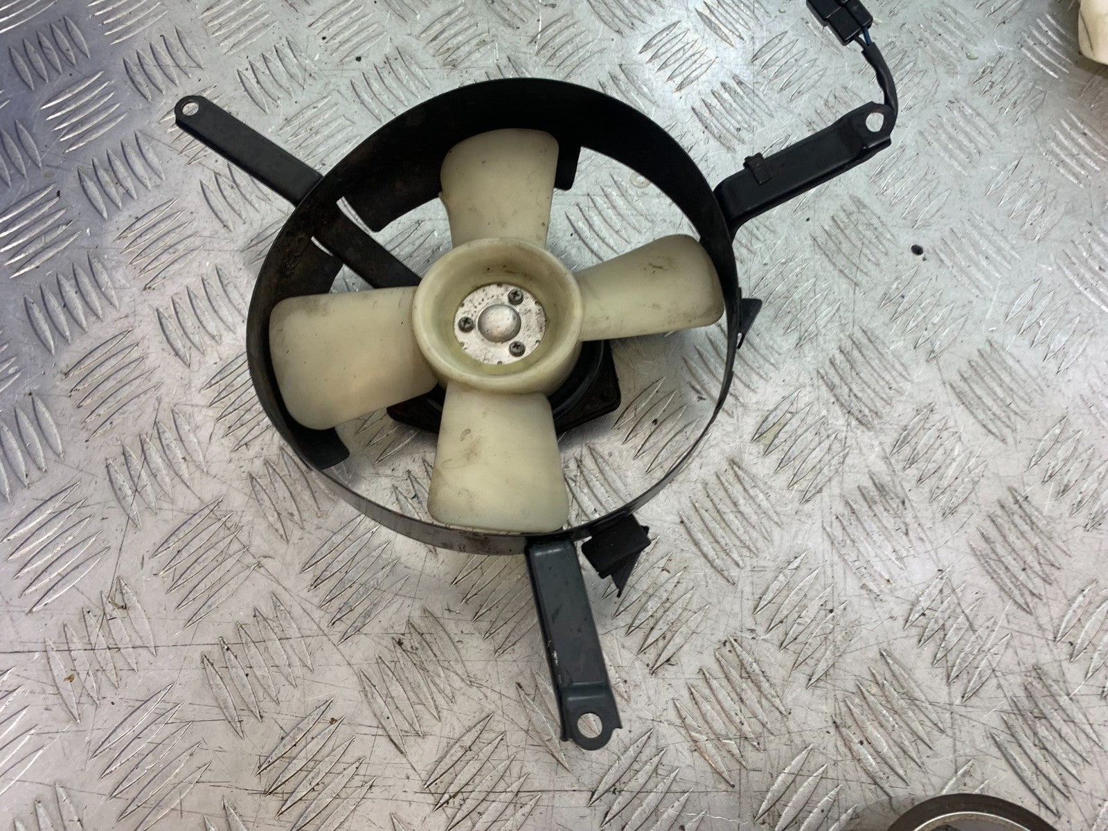 KAWASAKI ZZR1100 D RADIATOR FAN YEAR 1993-2001 (CMB1289)