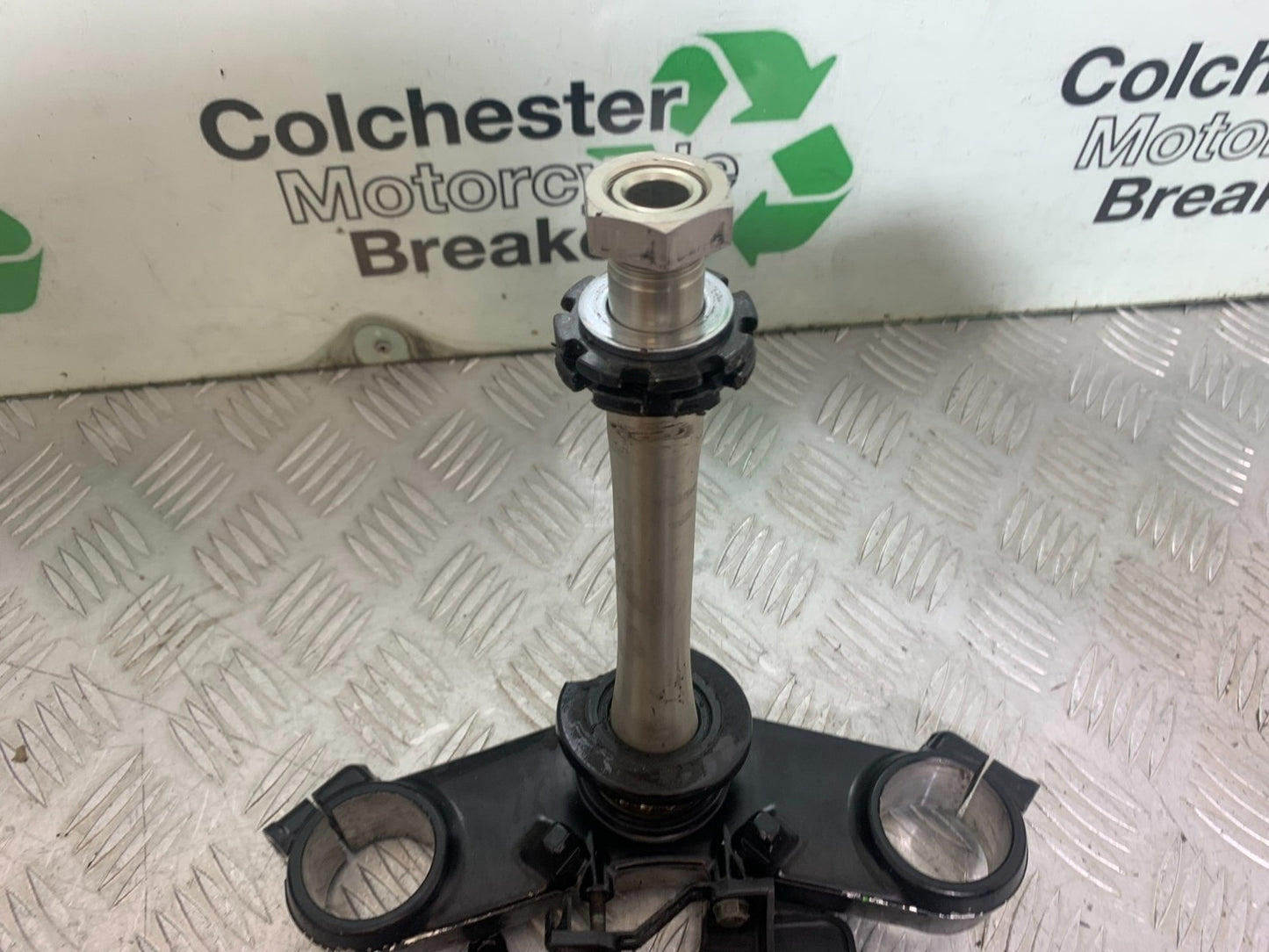 KAWASAKI ZX9R ZX9 E1  BOTTOM YOKE     YEAR 2000-01 (CMB1171)