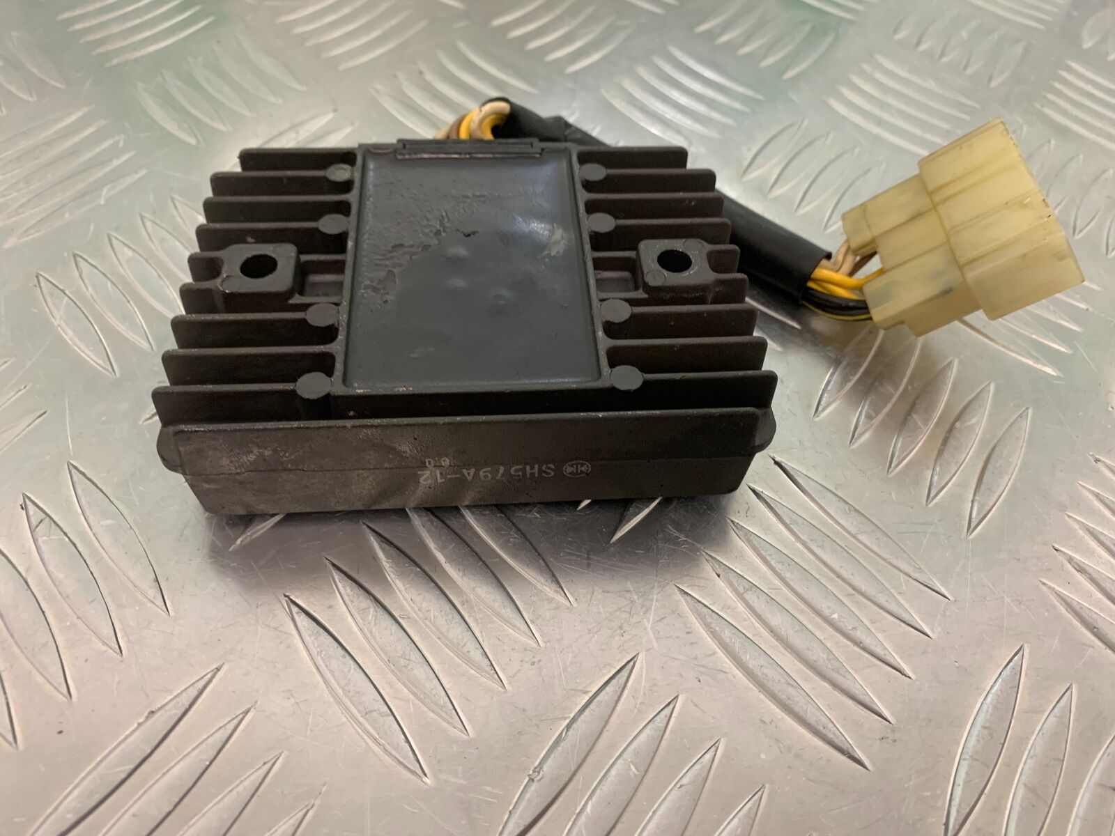 KAWASAKI ZX9R ZX9 C REGULATOR   YEAR 1998-99 (STOCK 957)