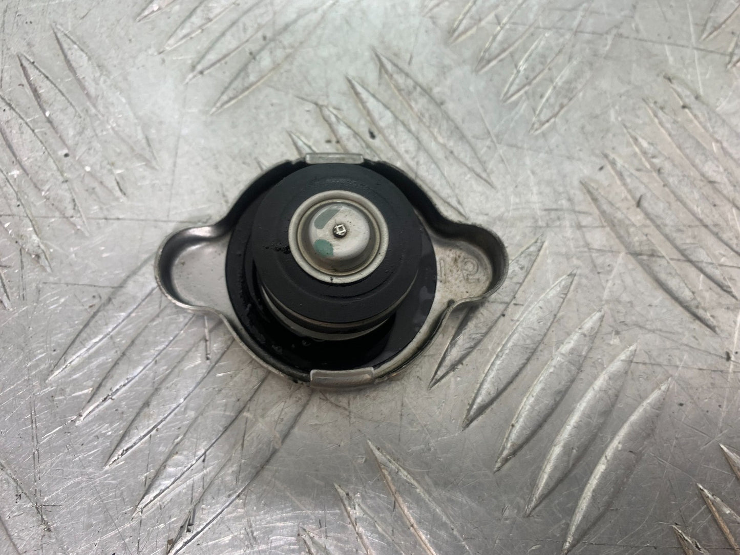 BMW R1200 R 1200 GS RADIATOR CAP YEAR 2013-2016 (CMB1257)