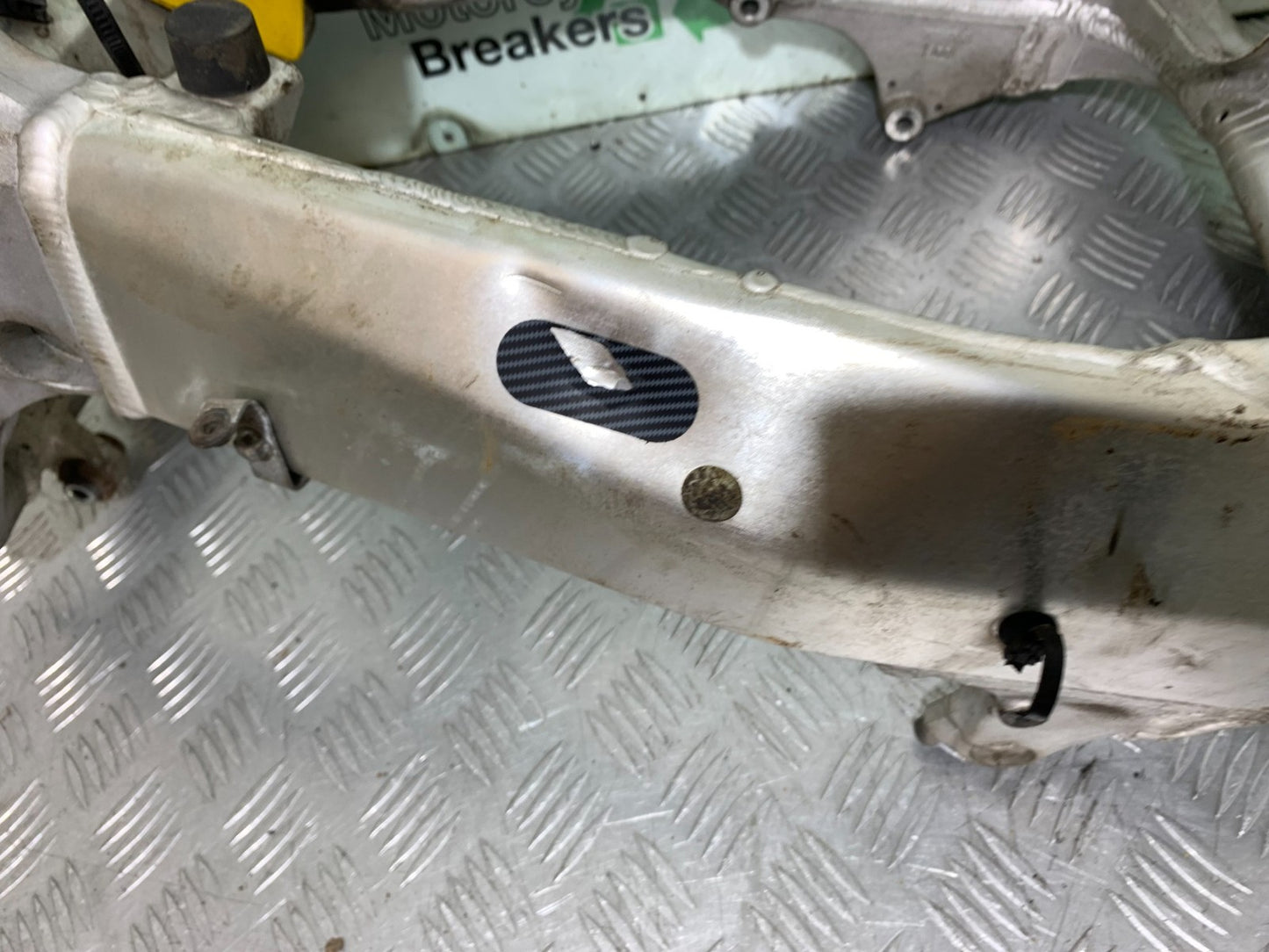 SUZUKI GSXR600 GSXR 600 K1 K2 K3 FRAME REG LOB BOOK 1999-03 (CMB1284)