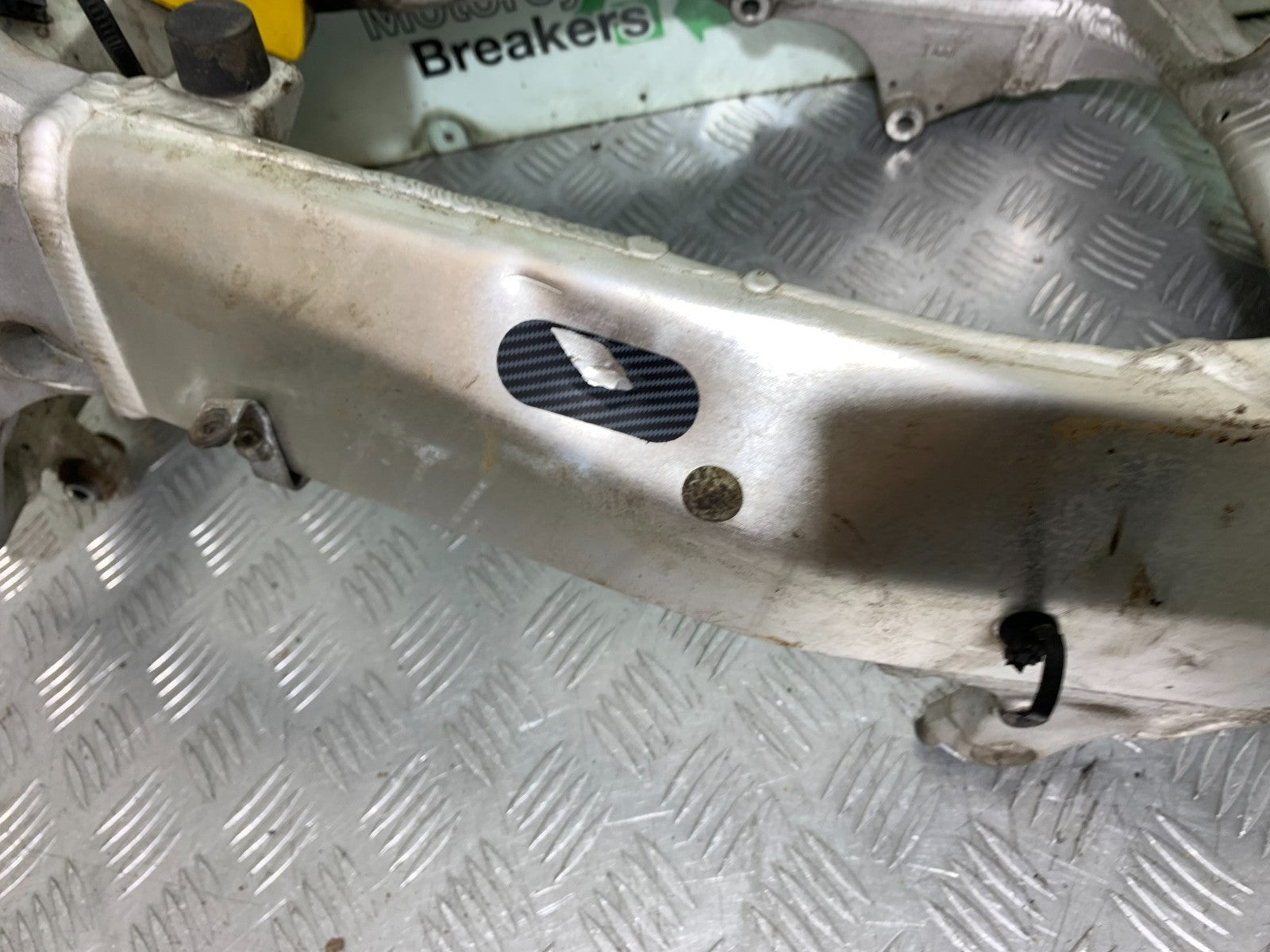 SUZUKI GSXR600 GSXR 600 K1 K2 K3 FRAME REG LOB BOOK 1999-03 (CMB1284)