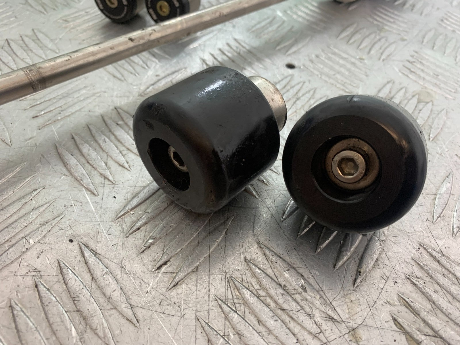 SUZUKI SV1000 SV 1000 S CRASH PROTECTORS AND BOBBINS  YEAR 2003-2007 (CMB1293)