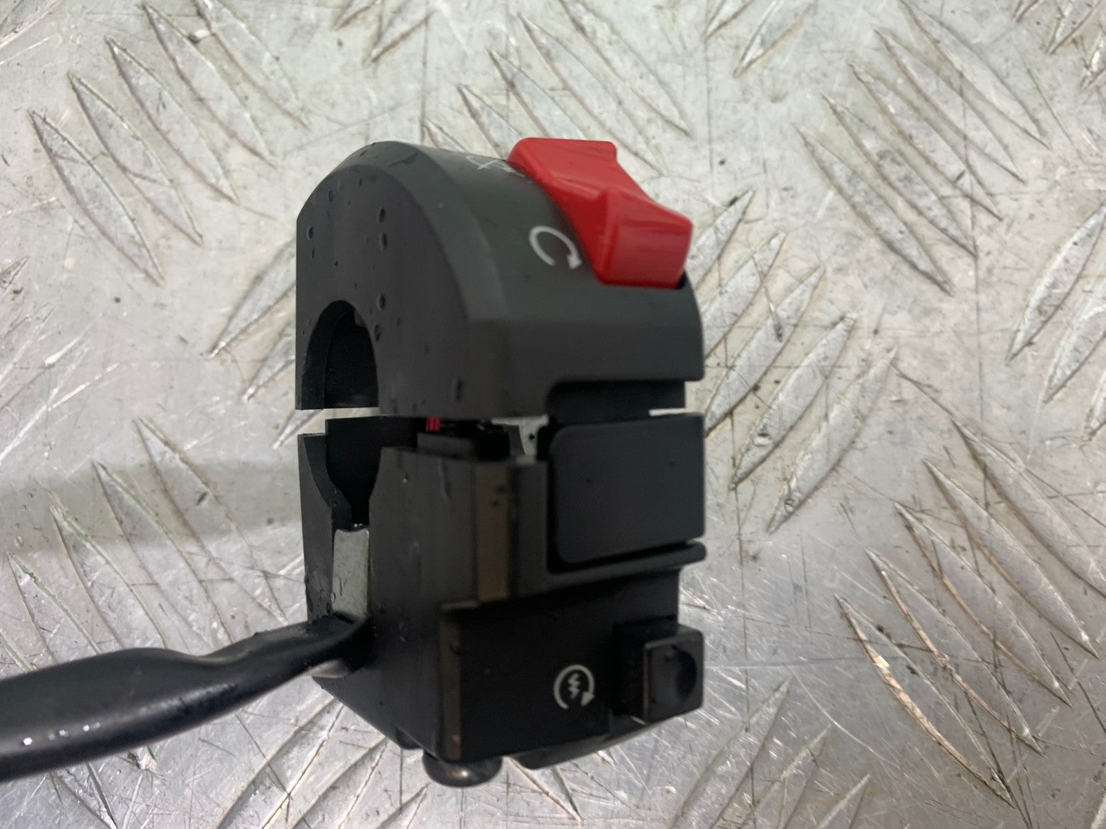DUCATI 1198 S RIGHT SWITCH GEAR   YEAR 2009-2011 (CMB1219)