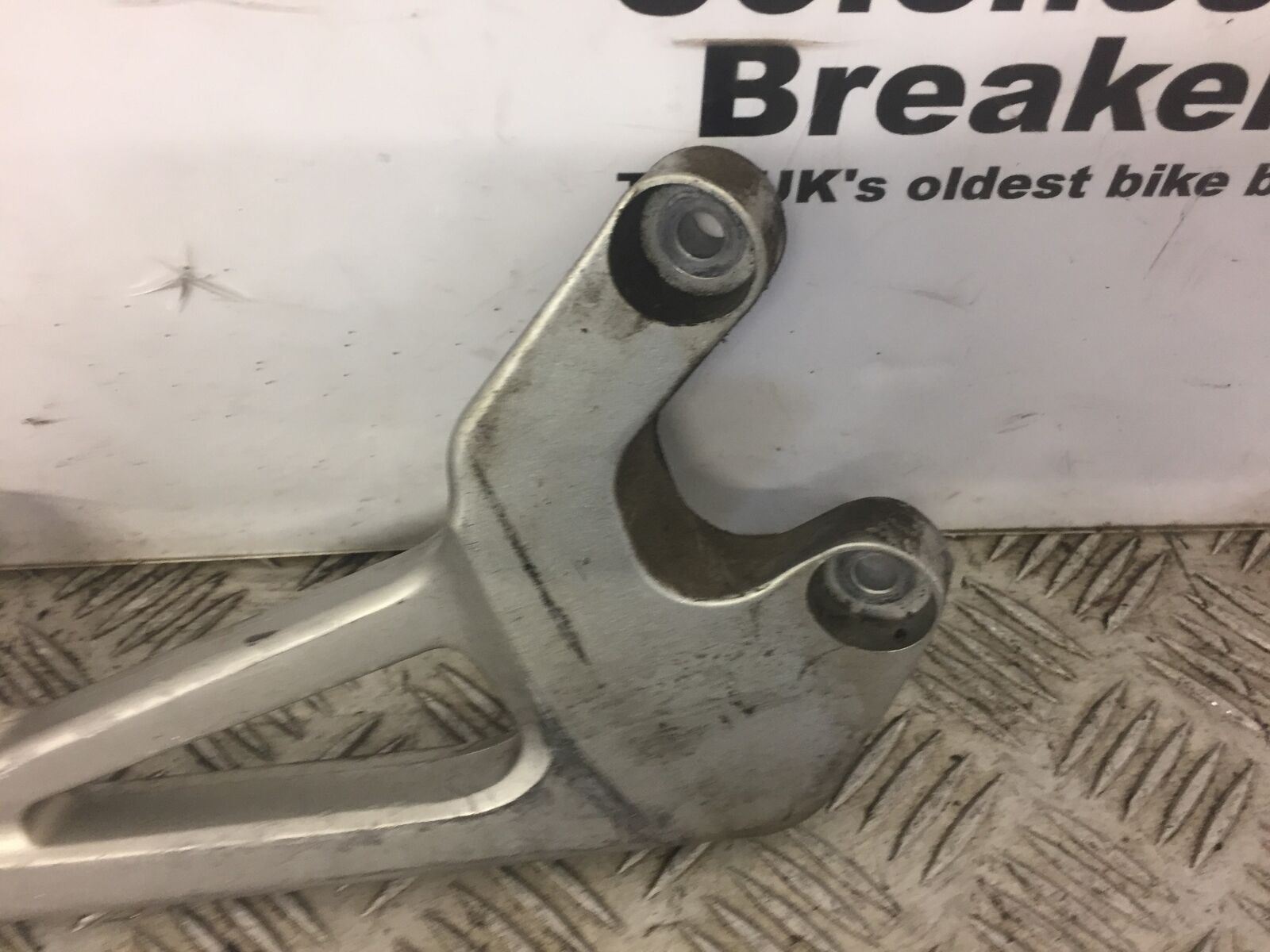 HONDA VFR800 VFR 800 RIGHT REAR HANGER AND PEG   YEAR 1998-2001 (PRE V-TEC)
