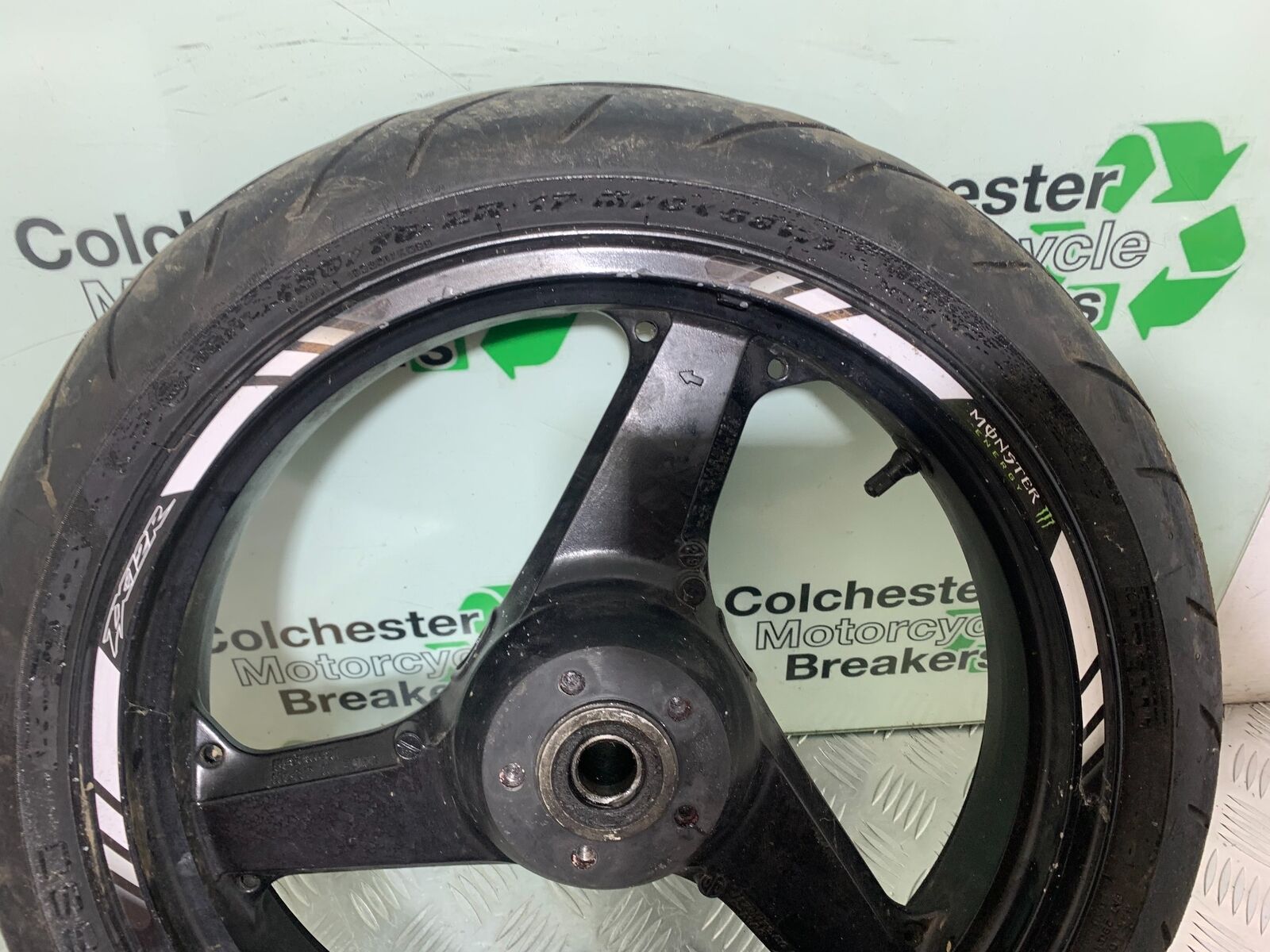 KAWASAKI ZX12R ZX12 FRONT WHEEL  YEAR 2000-01 (CMB1038)