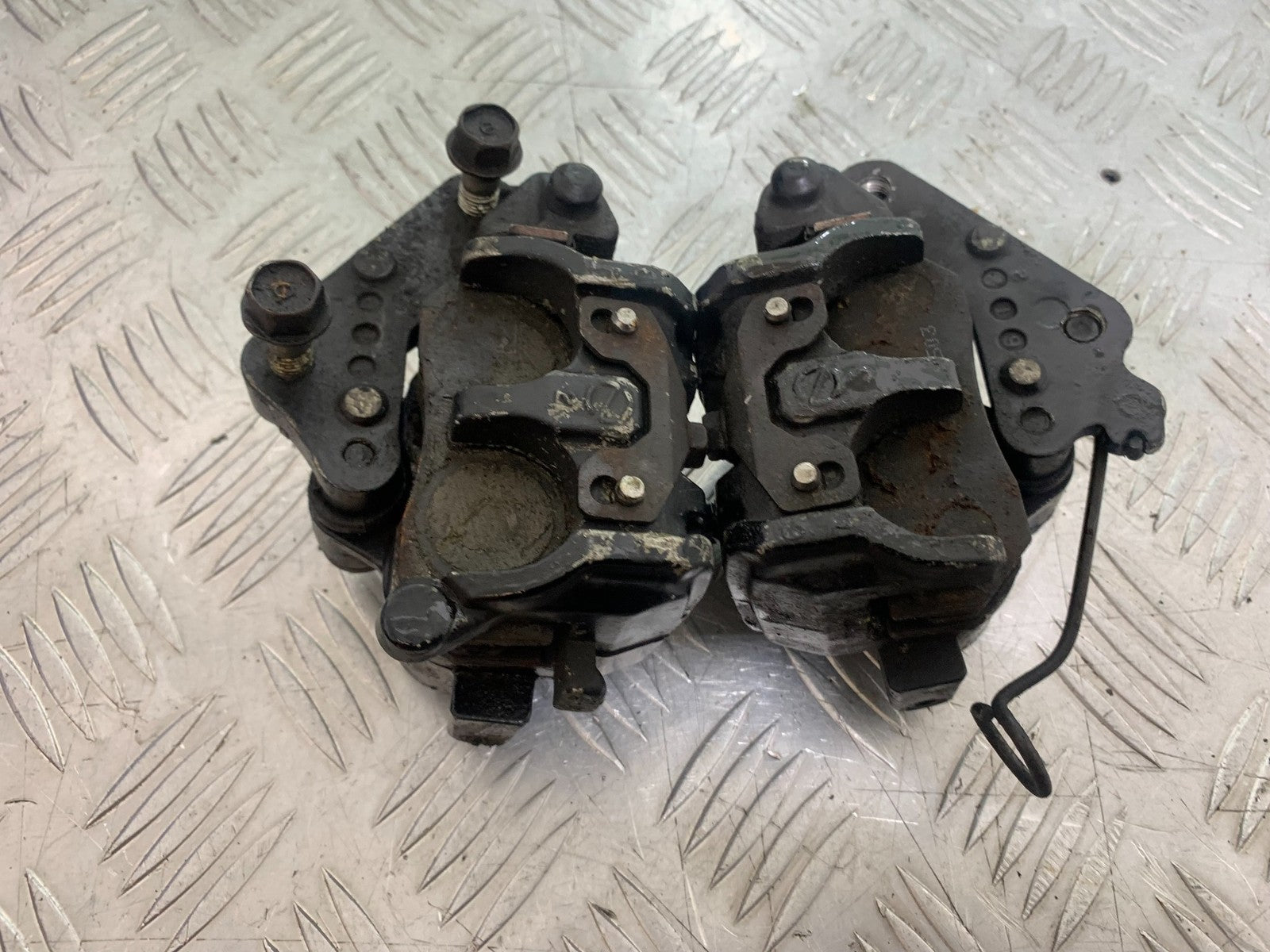 HONDA GL500 GL 500 SILVERWING FRONT BRAKE CALIPERS YEAR 1981-82  (CMB1168)
