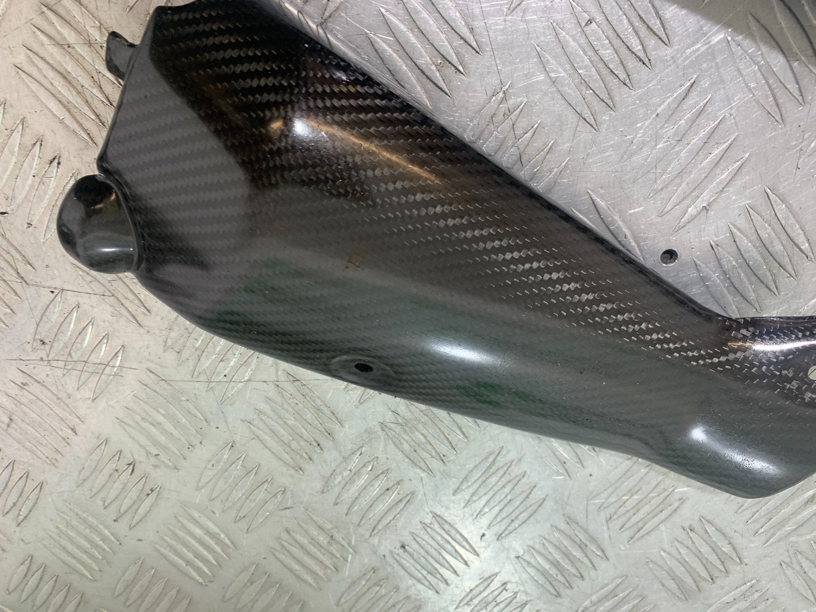 YAMAHA YZF R1 14 B BIG BANG LEFT & RIGHT CARBON TOP INFILLS   2009-14 (CMB1175)