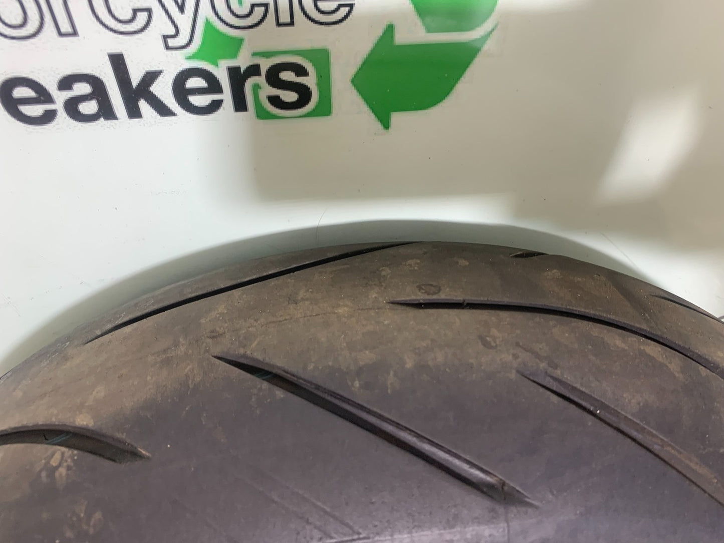 TRIUMPH 675 STREET TRIPLE REAR WHEEL  2013-2016 (CMB1186)