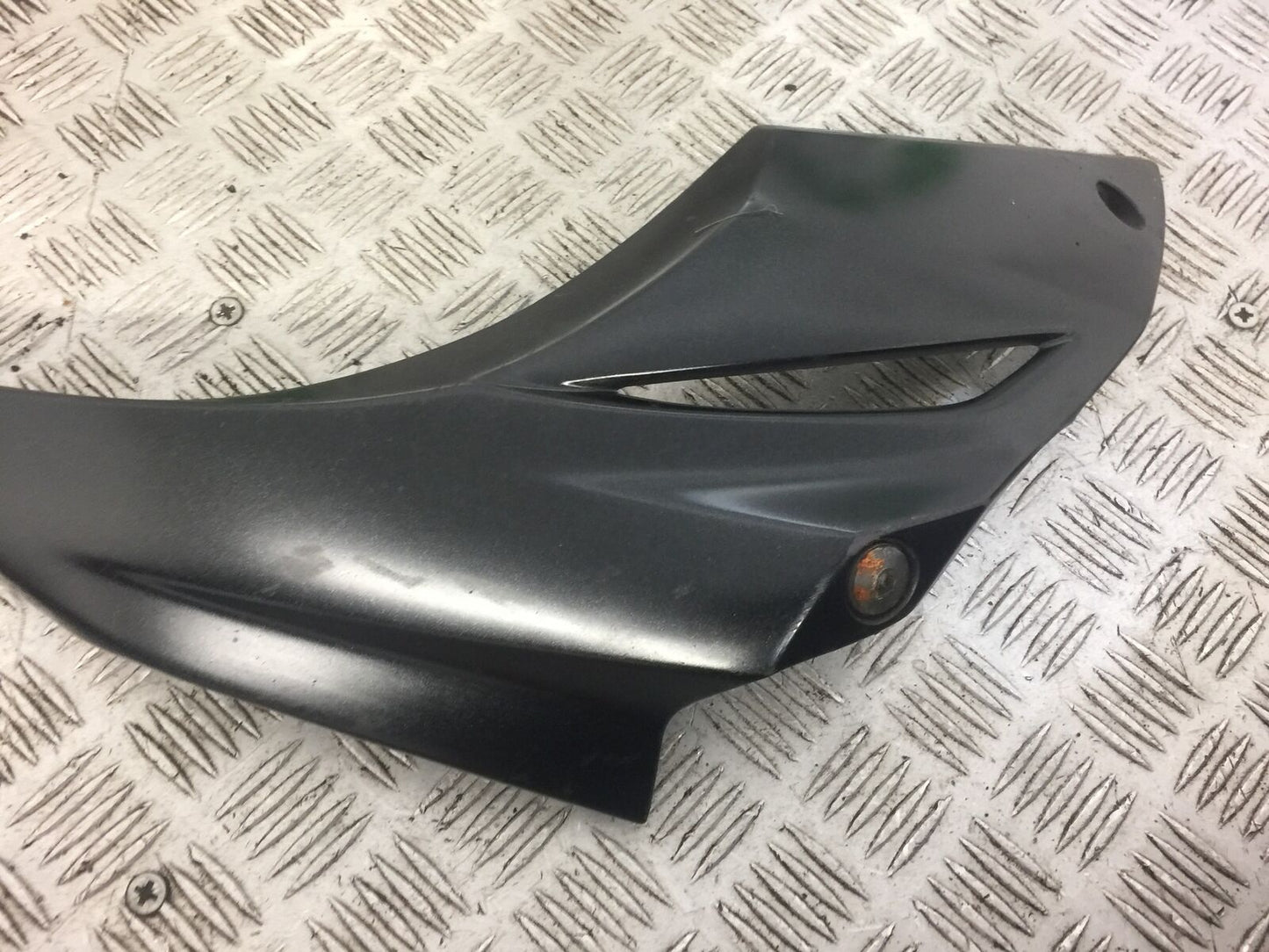 KAWASAKI Z1000 GGF ZR1000 (ABS) RIGHT BELLY PAN YEAR 2016 (STOCK 504)