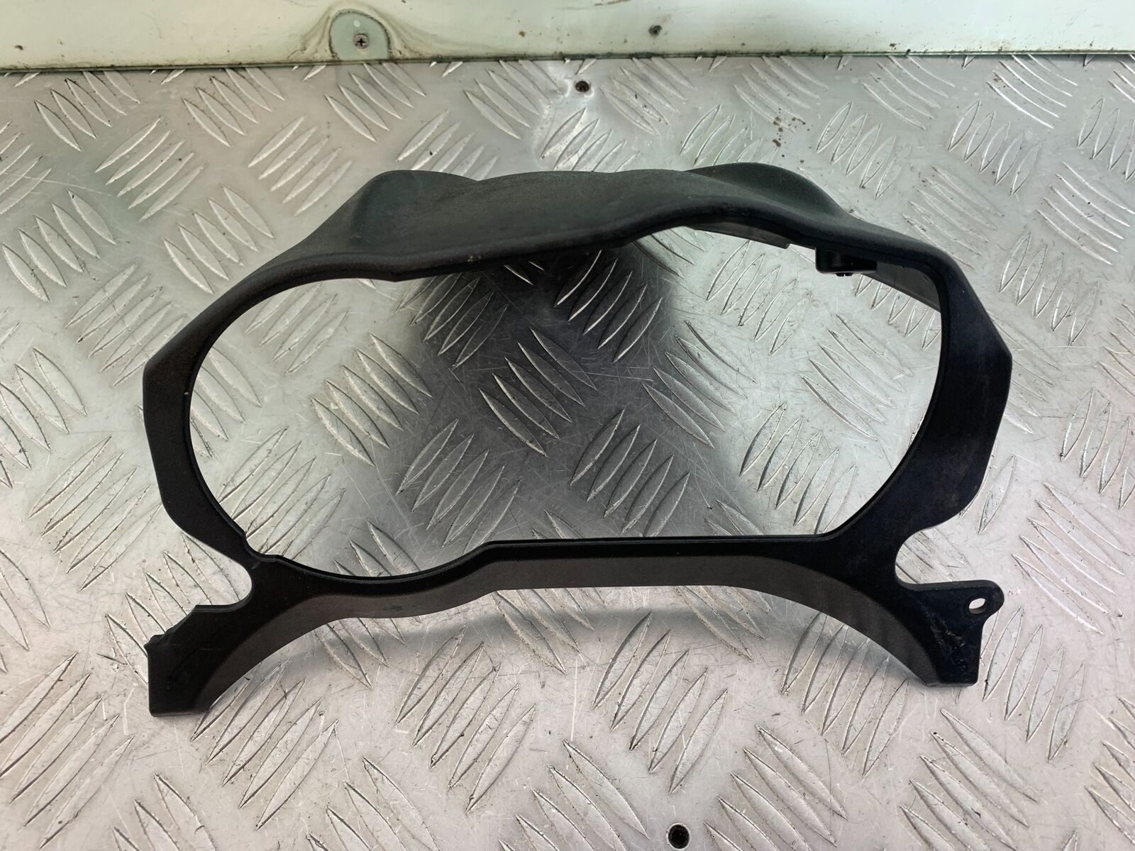KAWASAKI Z750 Z 750 CLOCK SURROUND  YEAR 2004-2006  (CMB1104)