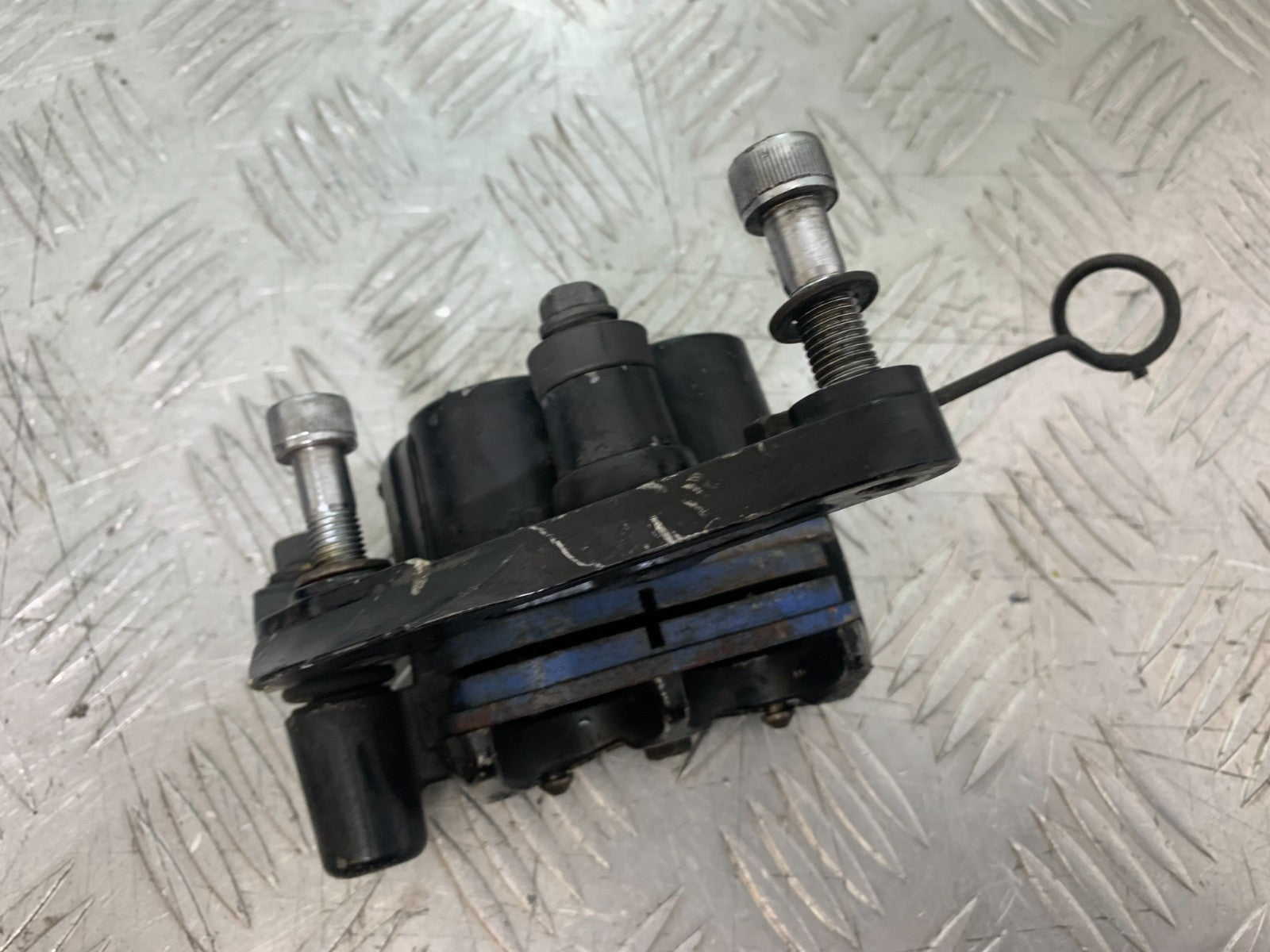 HONDA VT700 VT 700 SHADOW FRONT LEFT CALIPER   YEAR 1984-85 (CMB1328)