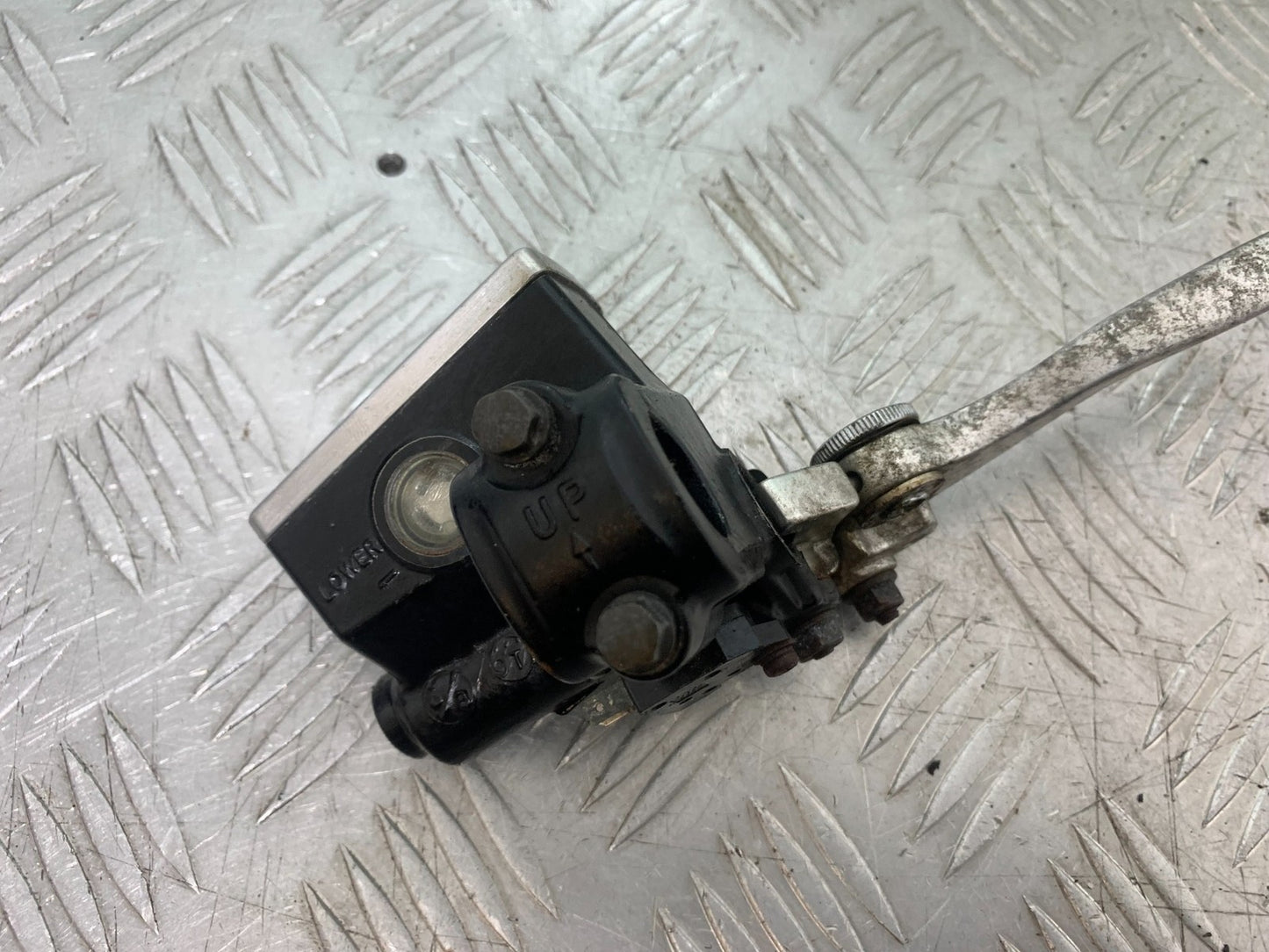 SUZUKI GSF600 GSF 600 BANDIT FRONT MASTER CYLINDER  2000-2004 (CMB1269)