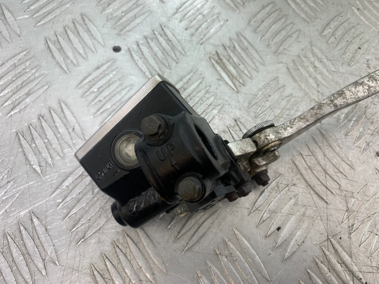 SUZUKI GSF600 GSF 600 BANDIT FRONT MASTER CYLINDER  2000-2004 (CMB1269)
