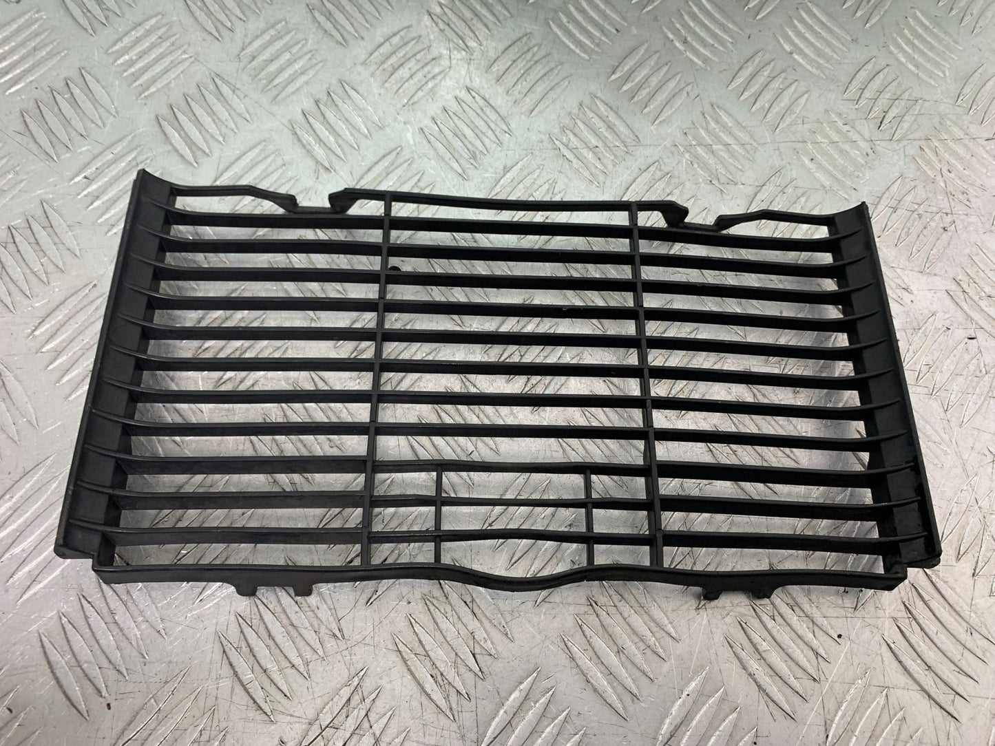 HONDA CB600 CB 600 HORNET RADIATOR GRILL    YEAR 1998-2002 (CMB1297)