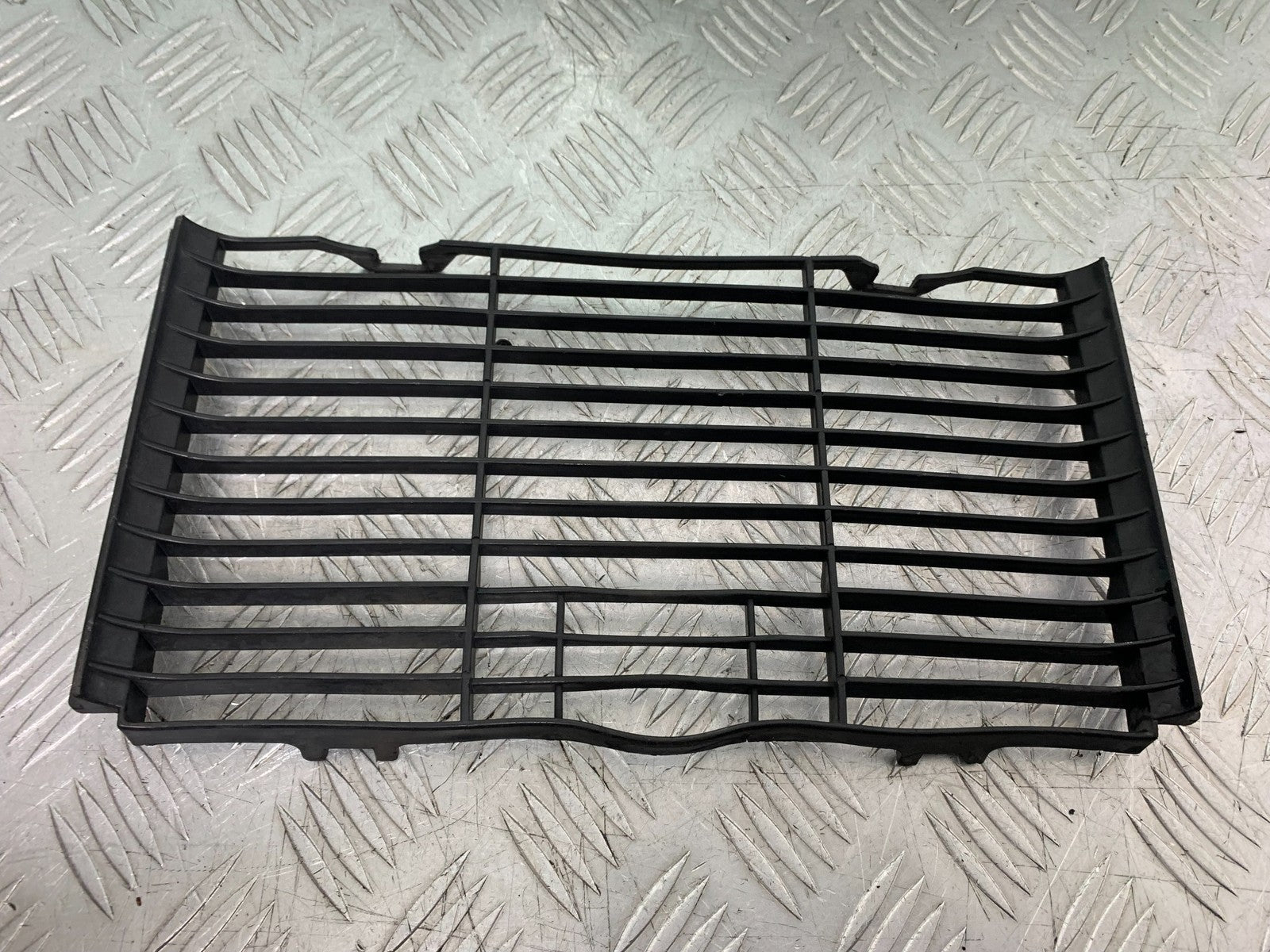 HONDA CB600 CB 600 HORNET RADIATOR GRILL    YEAR 1998-2002 (CMB1297)