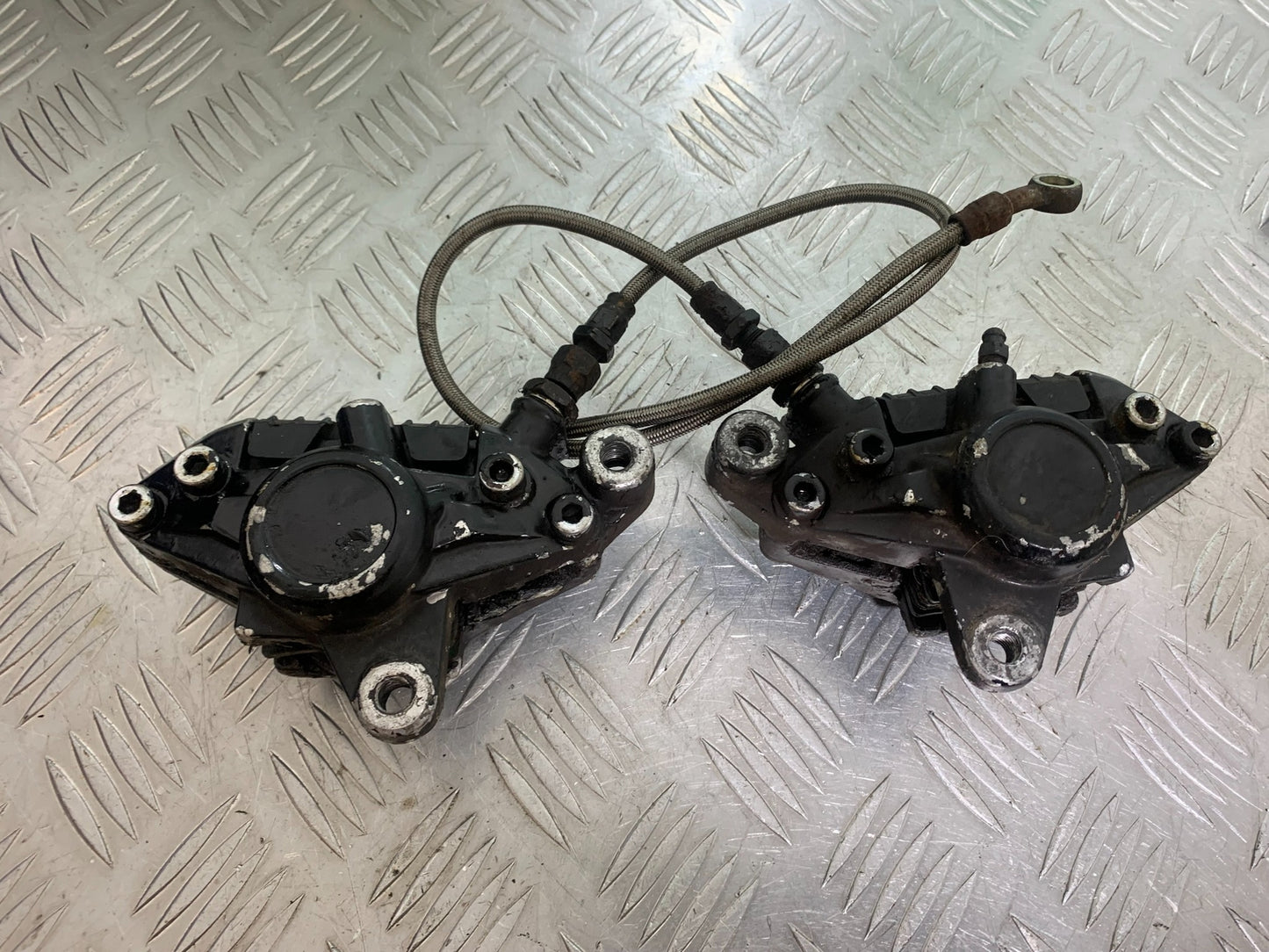 SUZUKI GSX1100 GSX 1100 EFE FRONT CALIPERS   YEAR 1985-1986 (CMB1110)