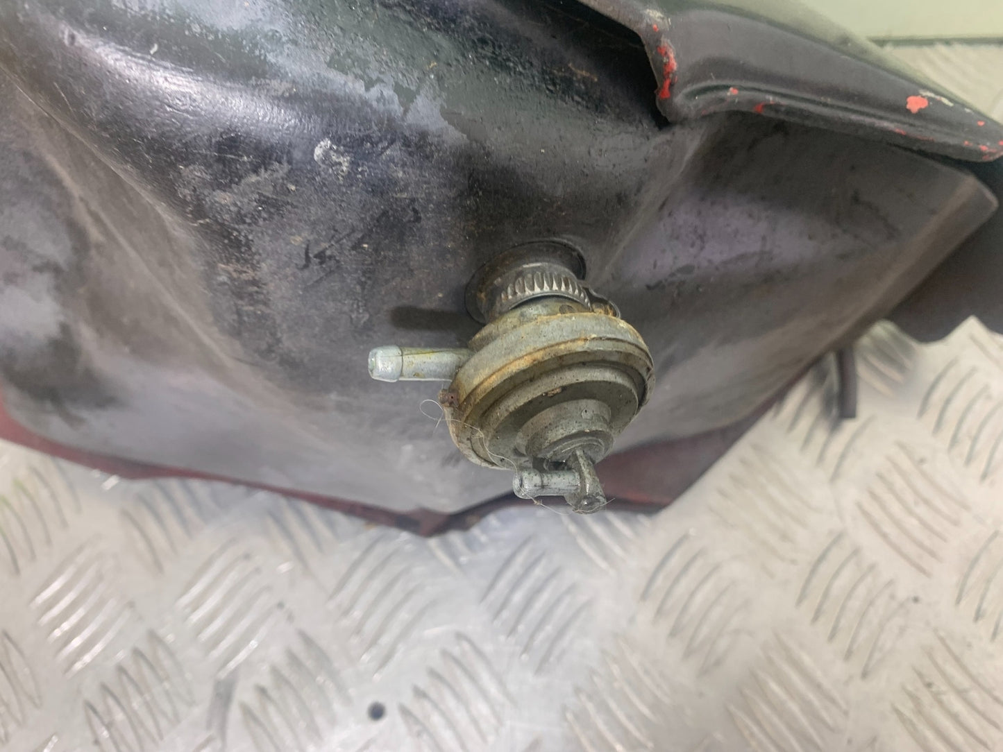 RIEJU 125 RS2 PETROL TANK YEAR 2007 (CMB1142)