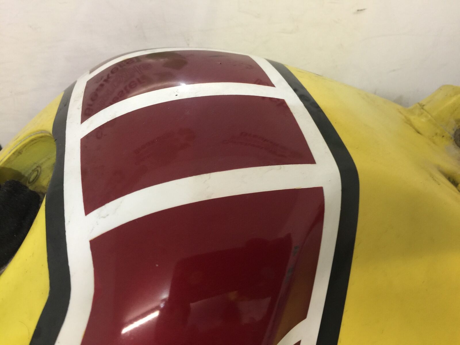 YAMAHA FZR1000 EXUP RU PETROL TANK YEAR 1991-1994  (STOCK 820)
