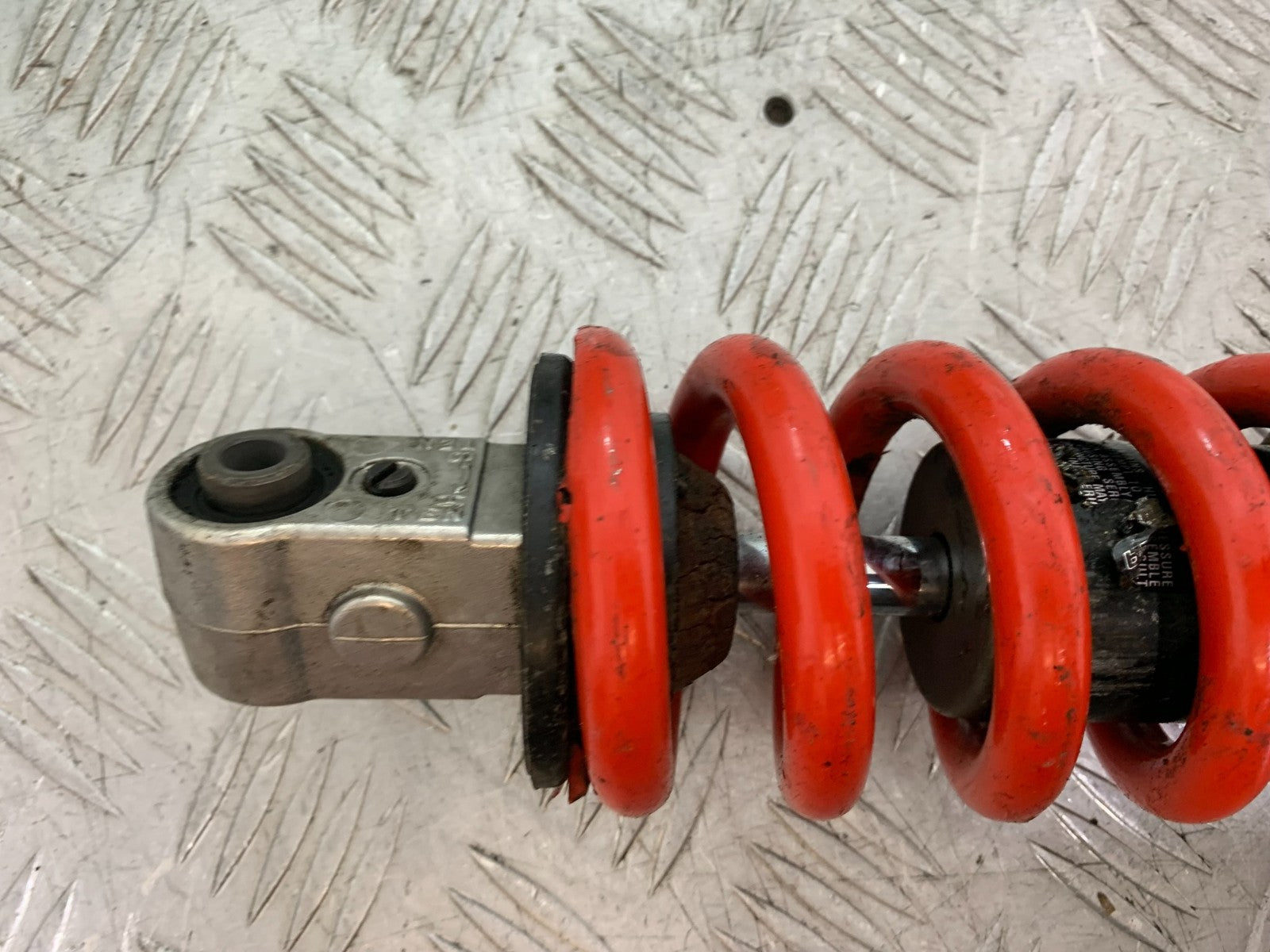 TRIUMPH 955I SPRINT RS REAR SHOCK  YEAR 1999-03 (CMB1313)