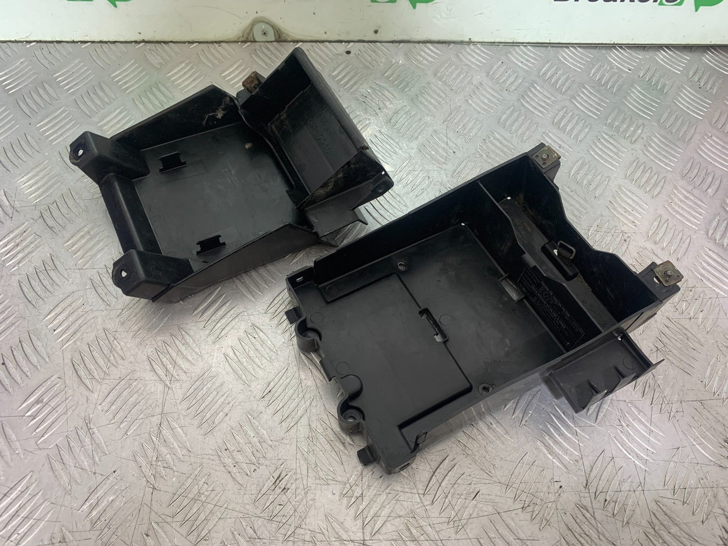 KAWASAKI Z750 Z 750 UNDERTRAY  YEAR 2004-2006  (CMB1234)