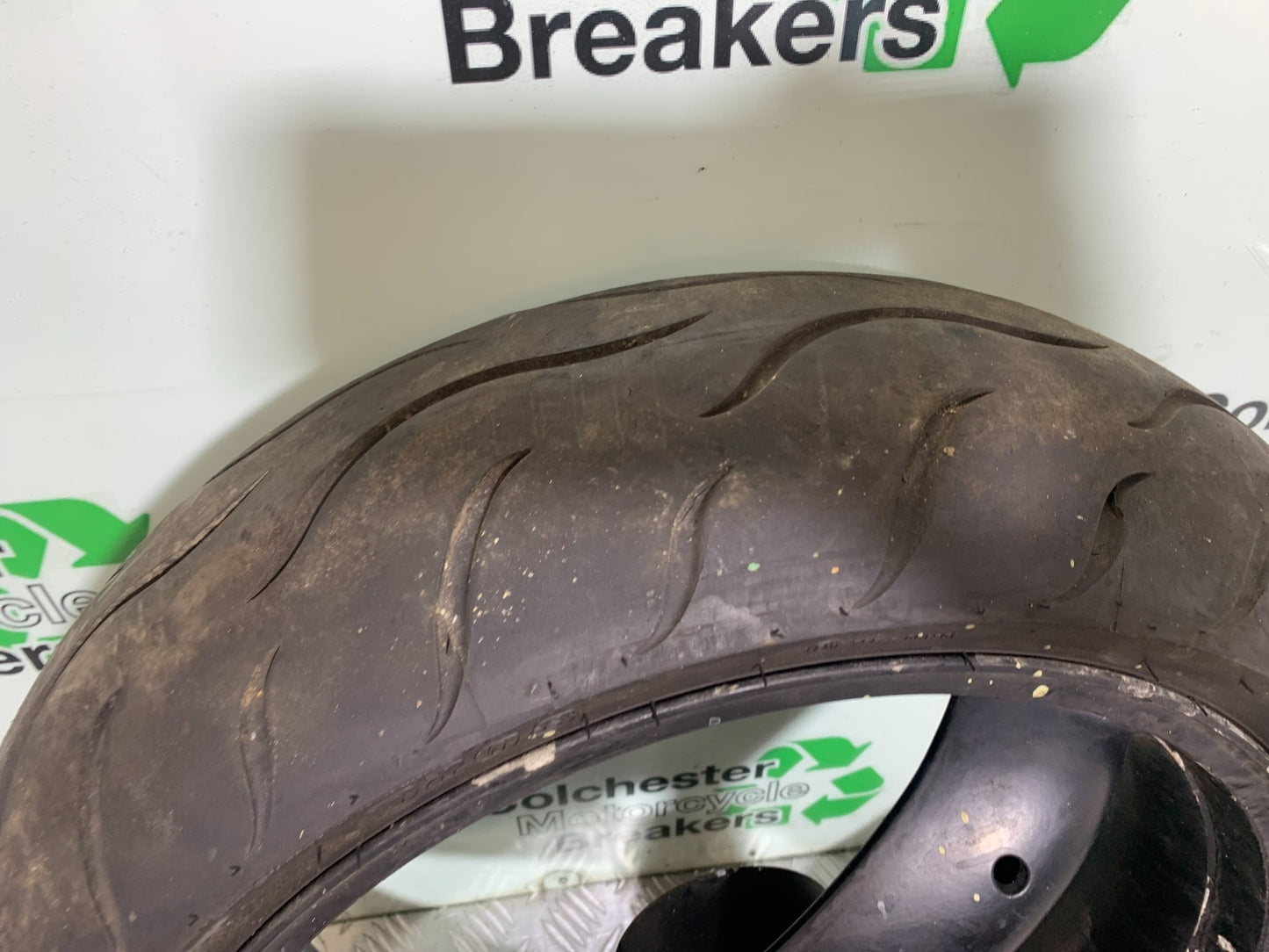TRIUMPH T509 SPEED TRIPLE REAR WHEEL  YEAR 1997-1998 (CMB1144)