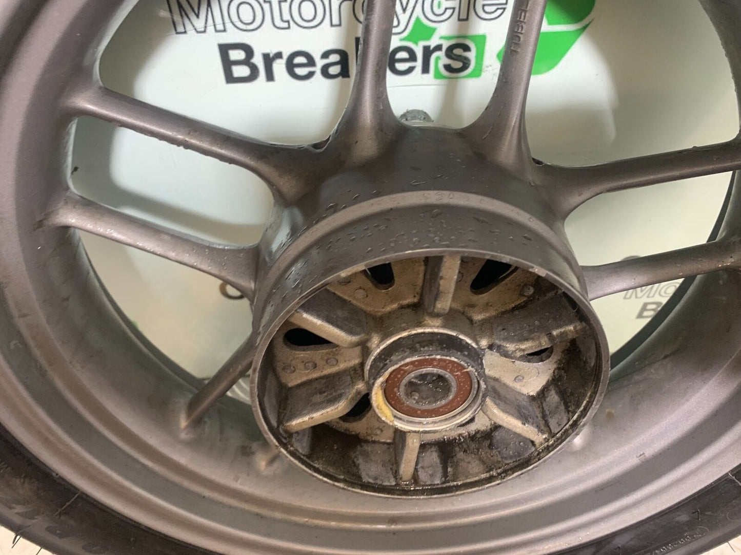 TRIUMPH TIGER 800 REAR WHEEL   YEAR 2011-2014 (CMB1113)