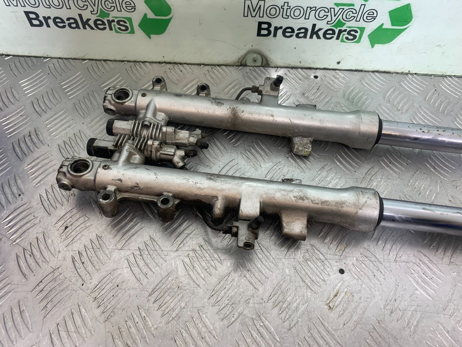 KAWASAKI GPZ600 GPZ 600 FORKS  YEAR 1988-90 (CMB1258)